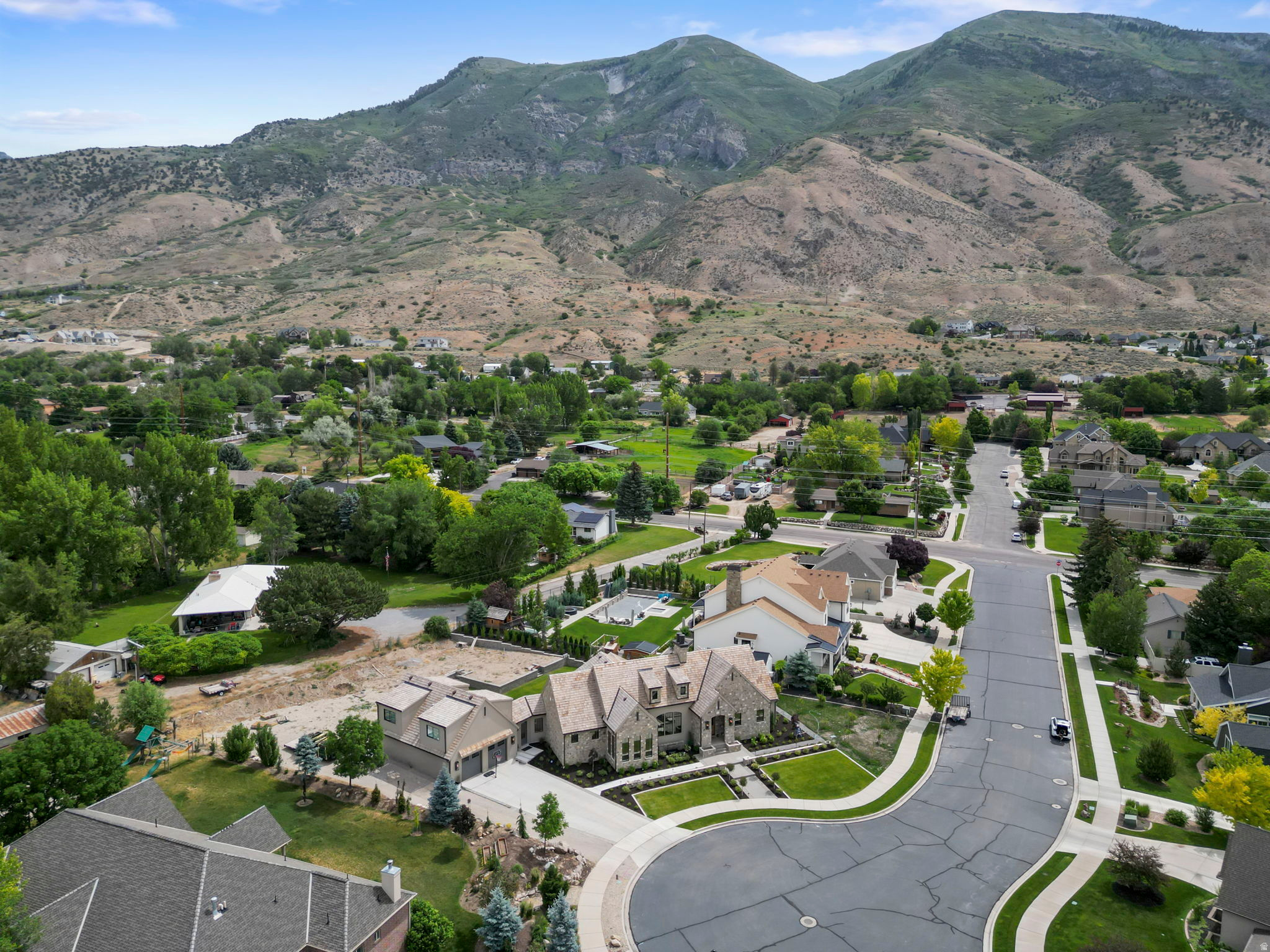 PINE MEADOWS - Residential