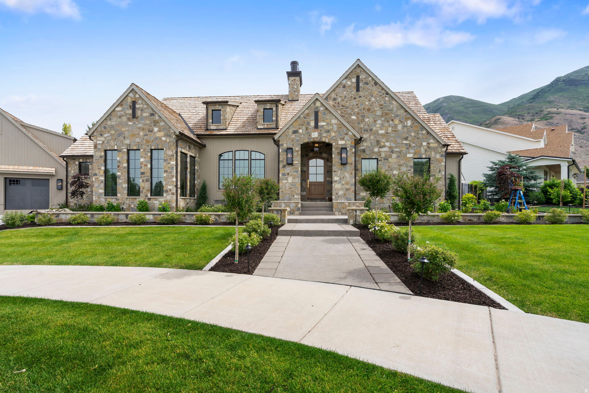 PINE MEADOWS - Residential
