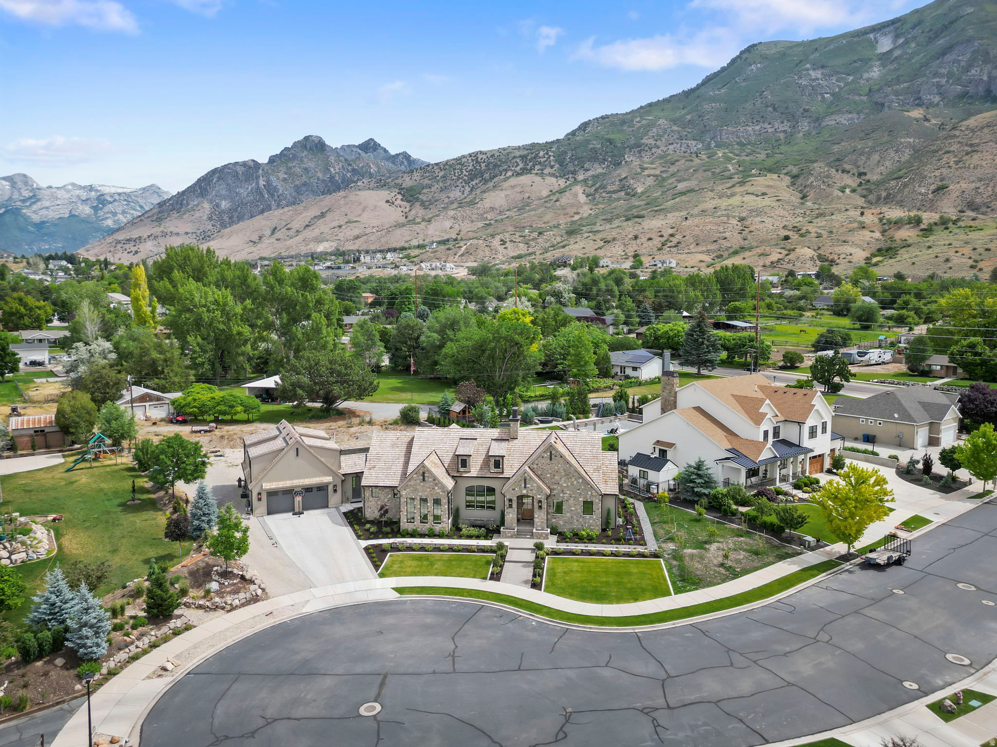 PINE MEADOWS - Residential