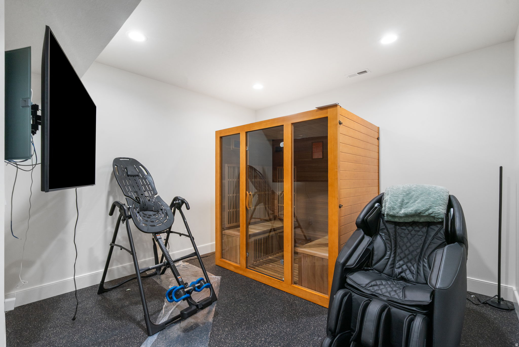 PINE MEADOWS - Residential