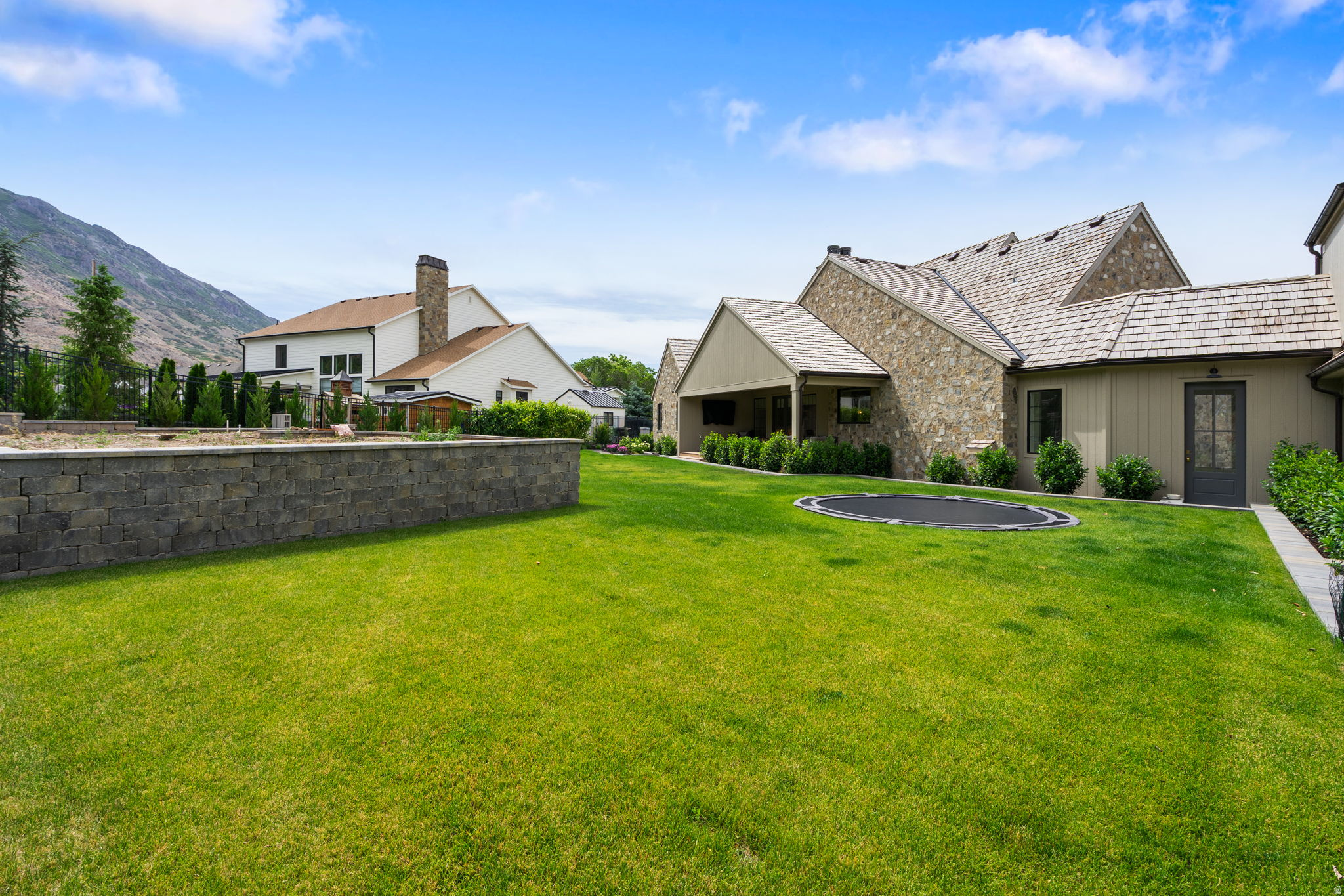 PINE MEADOWS - Residential