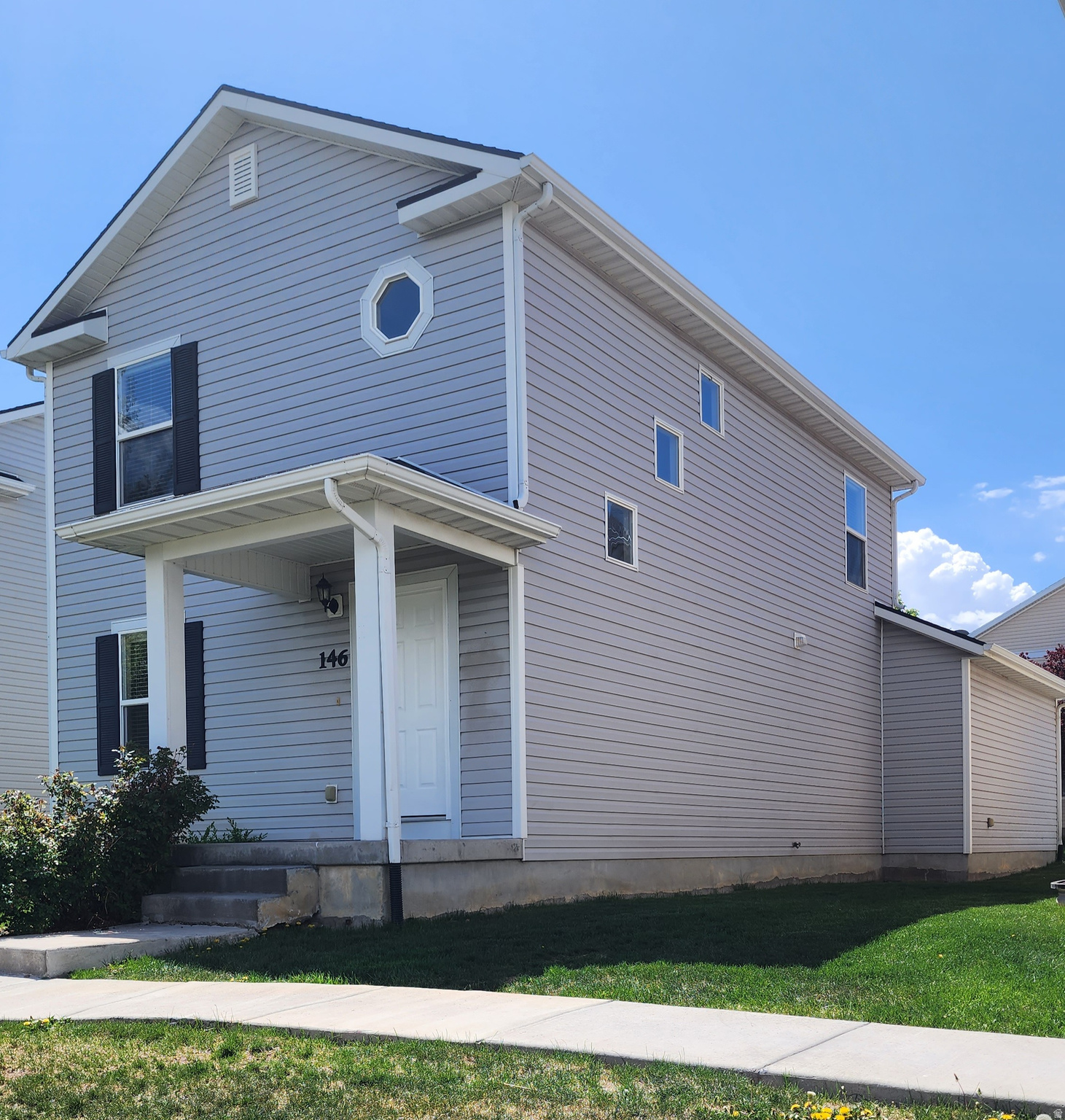 OVERLAKE - Residential Lease