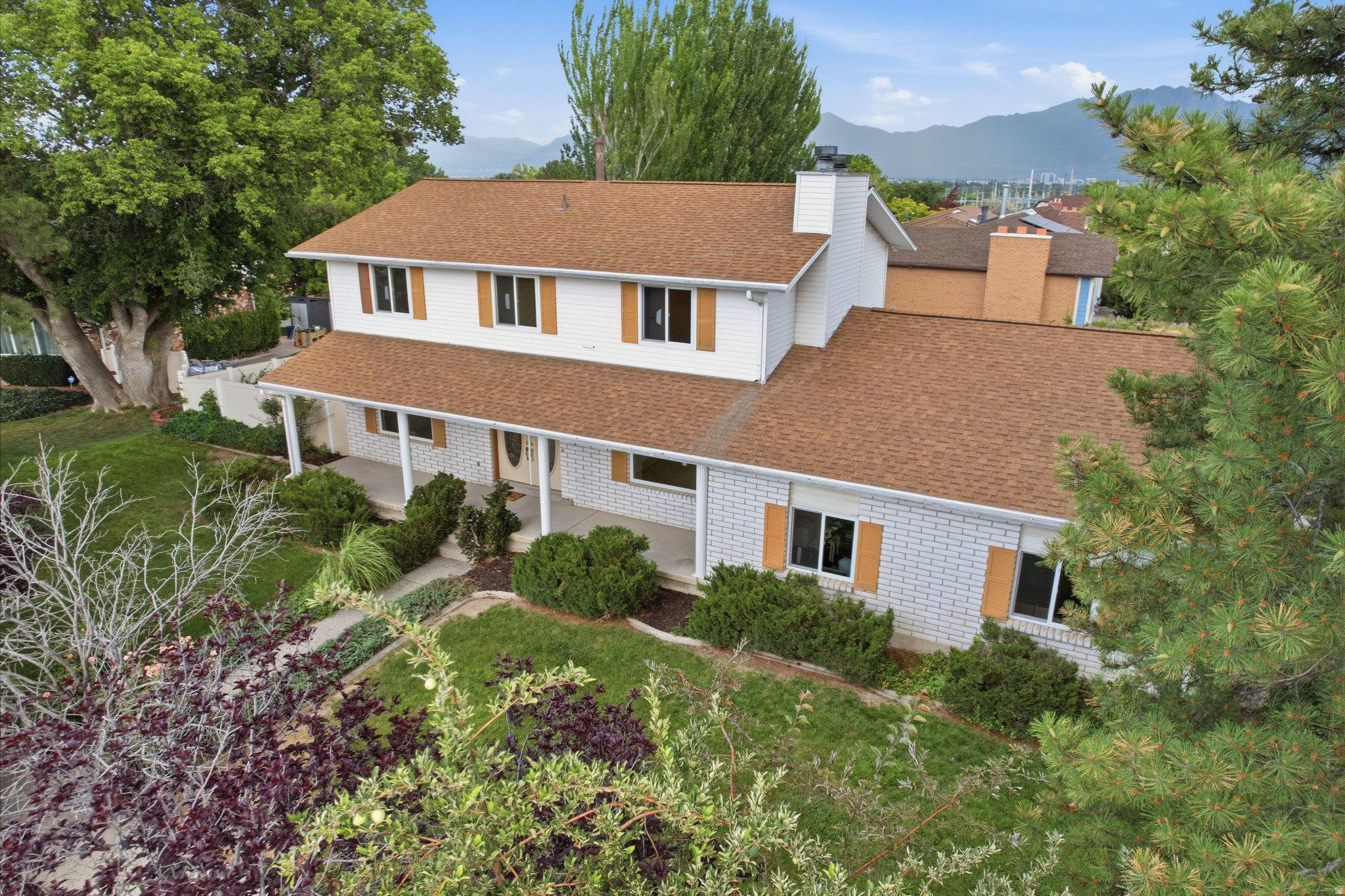 CONTINENTAL ESTATES #5 - Residential