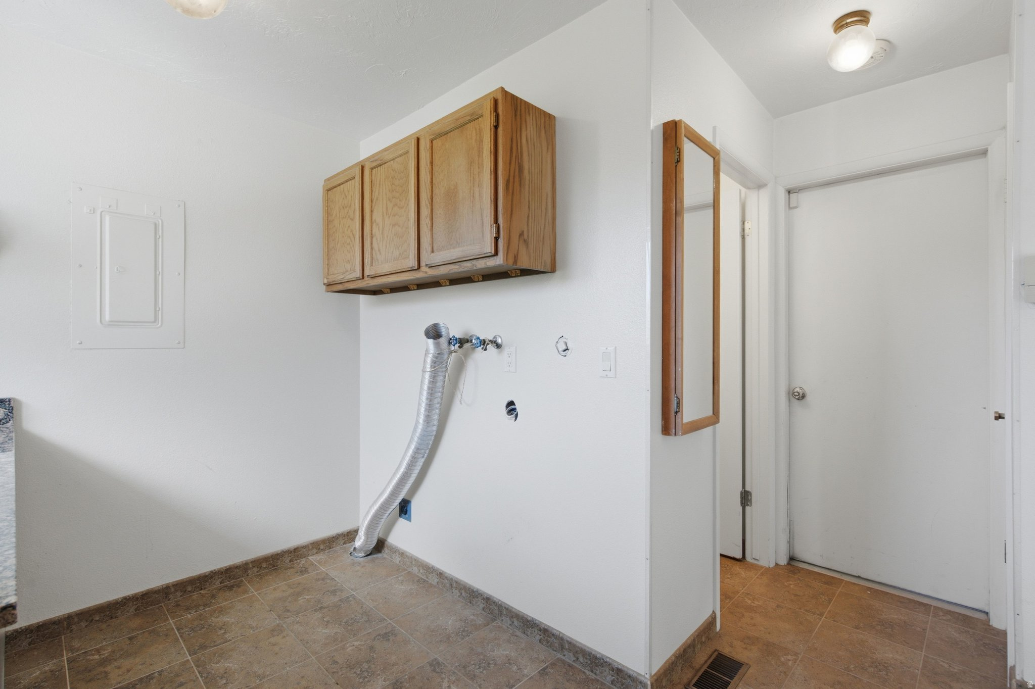CONTINENTAL ESTATES #5 - Residential
