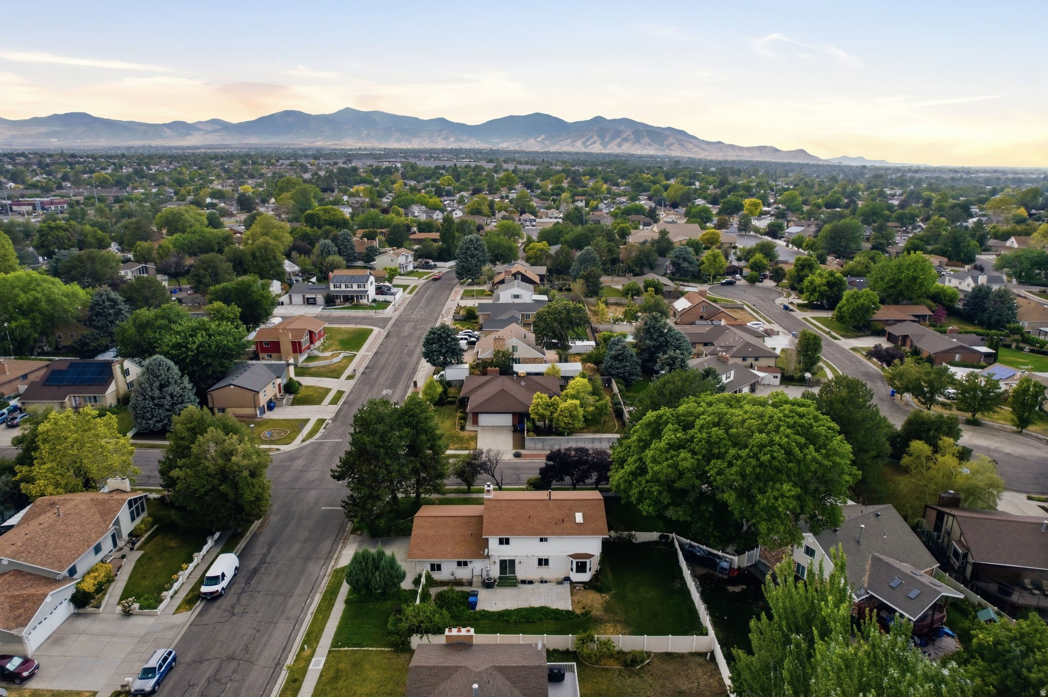CONTINENTAL ESTATES #5 - Residential
