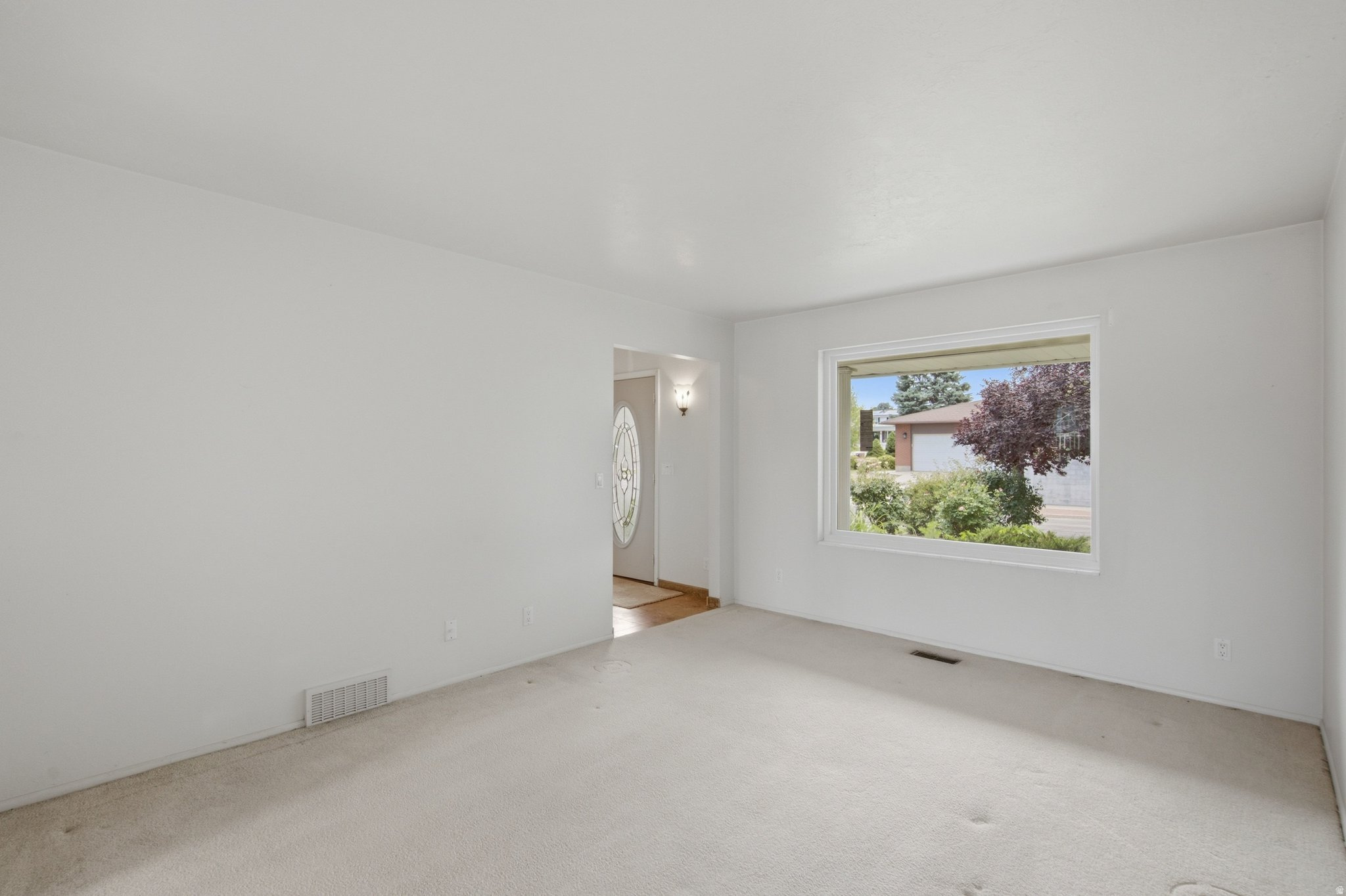 CONTINENTAL ESTATES #5 - Residential