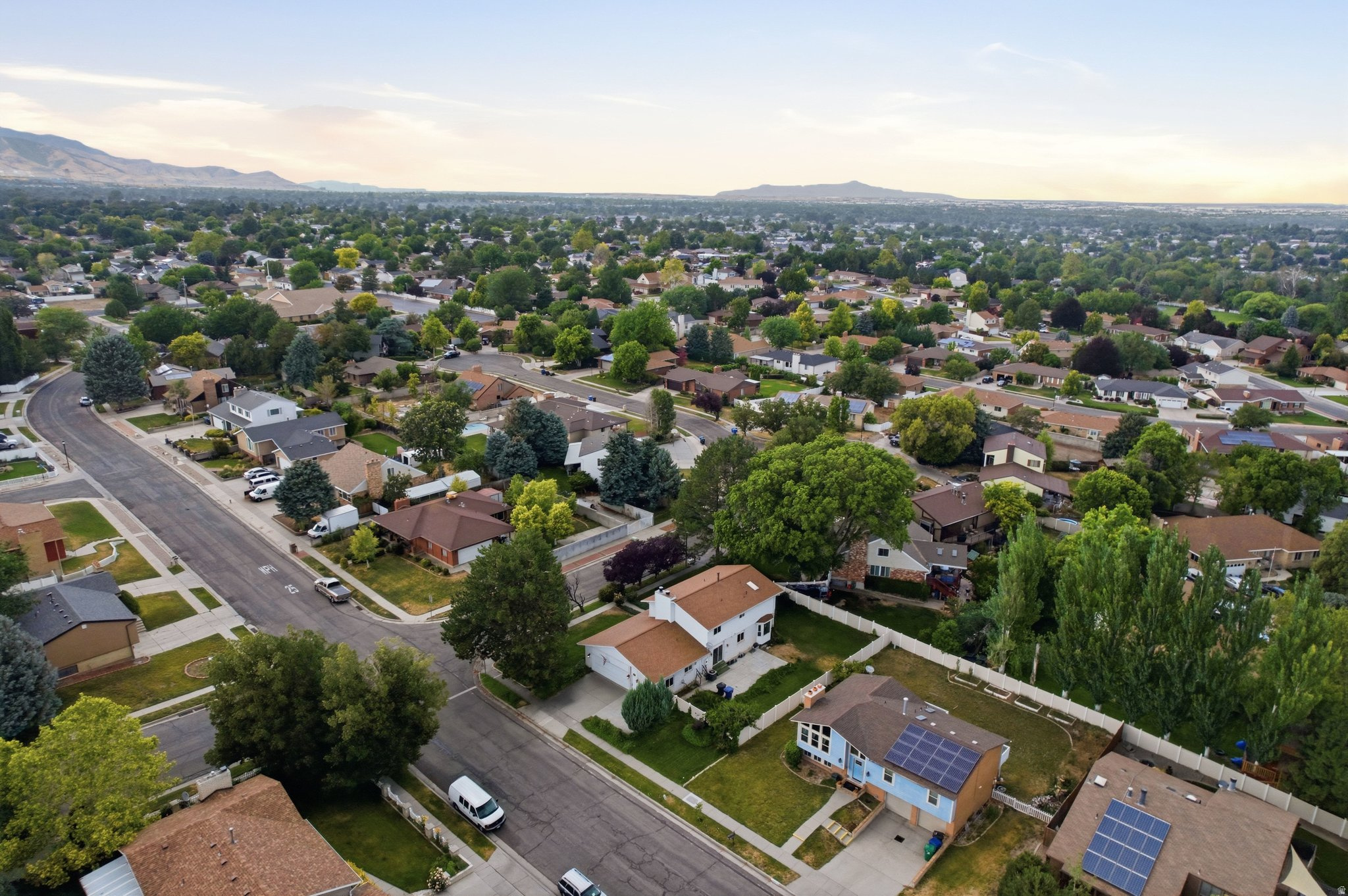 CONTINENTAL ESTATES #5 - Residential
