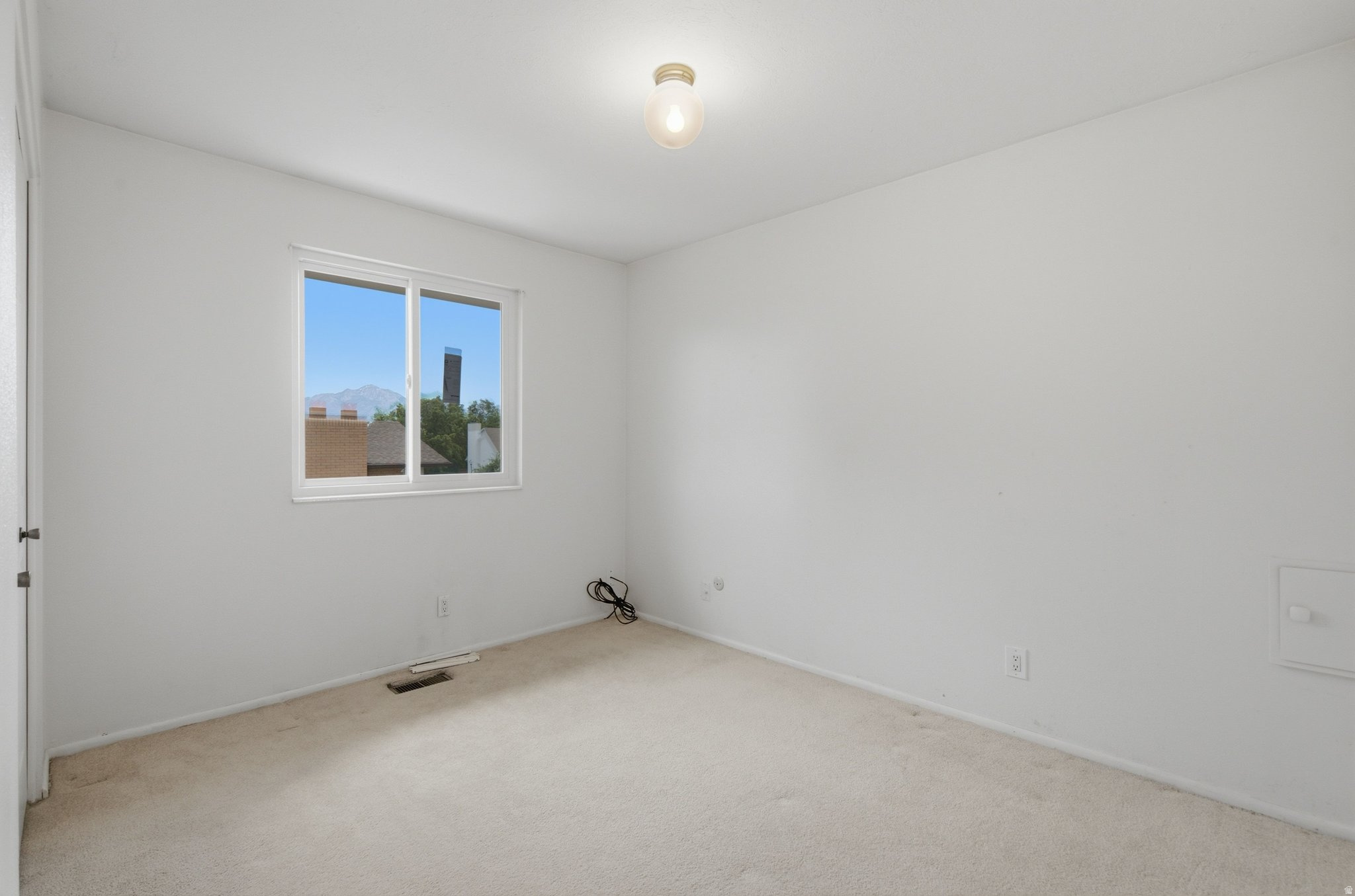 CONTINENTAL ESTATES #5 - Residential