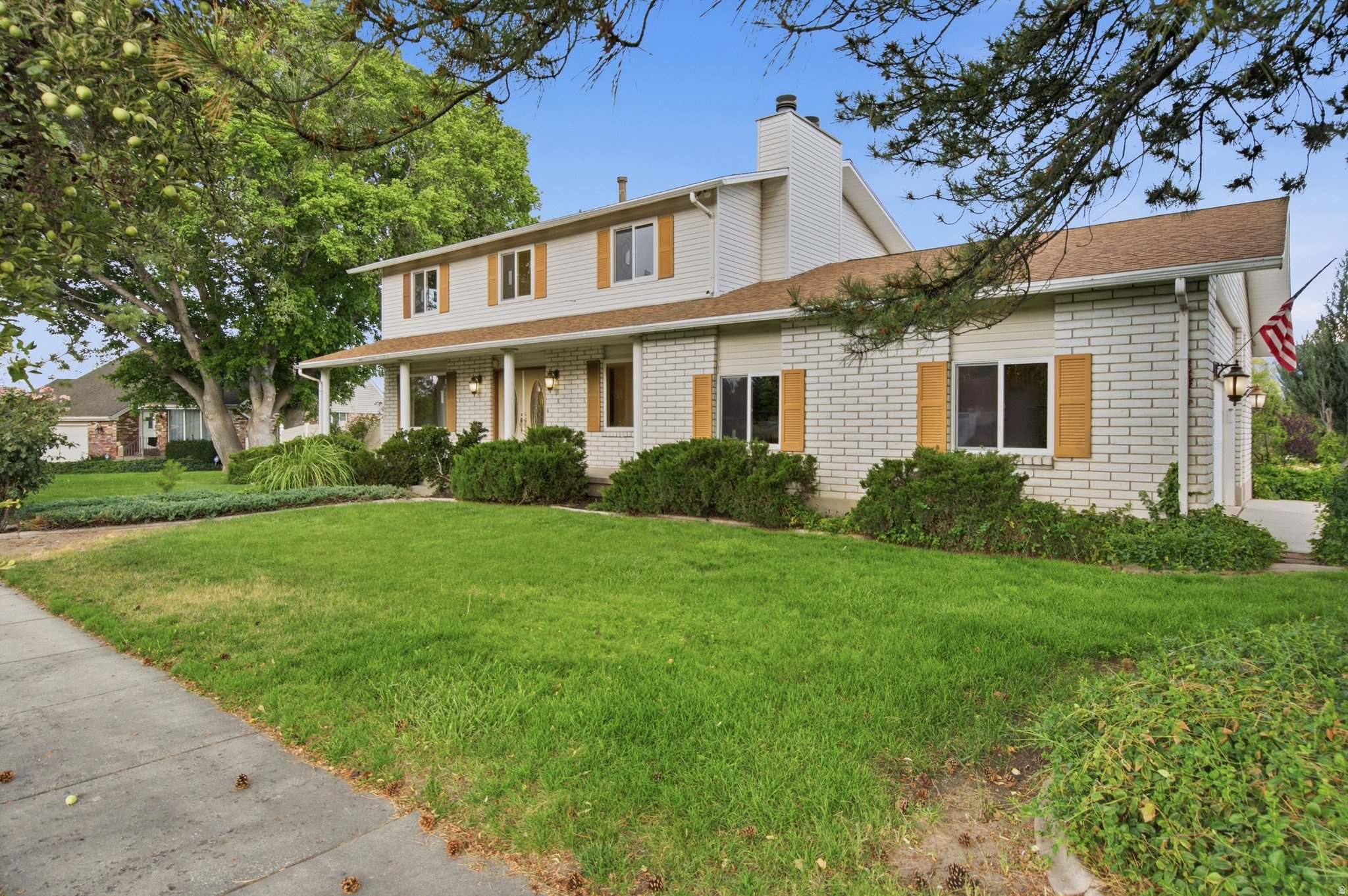 CONTINENTAL ESTATES #5 - Residential