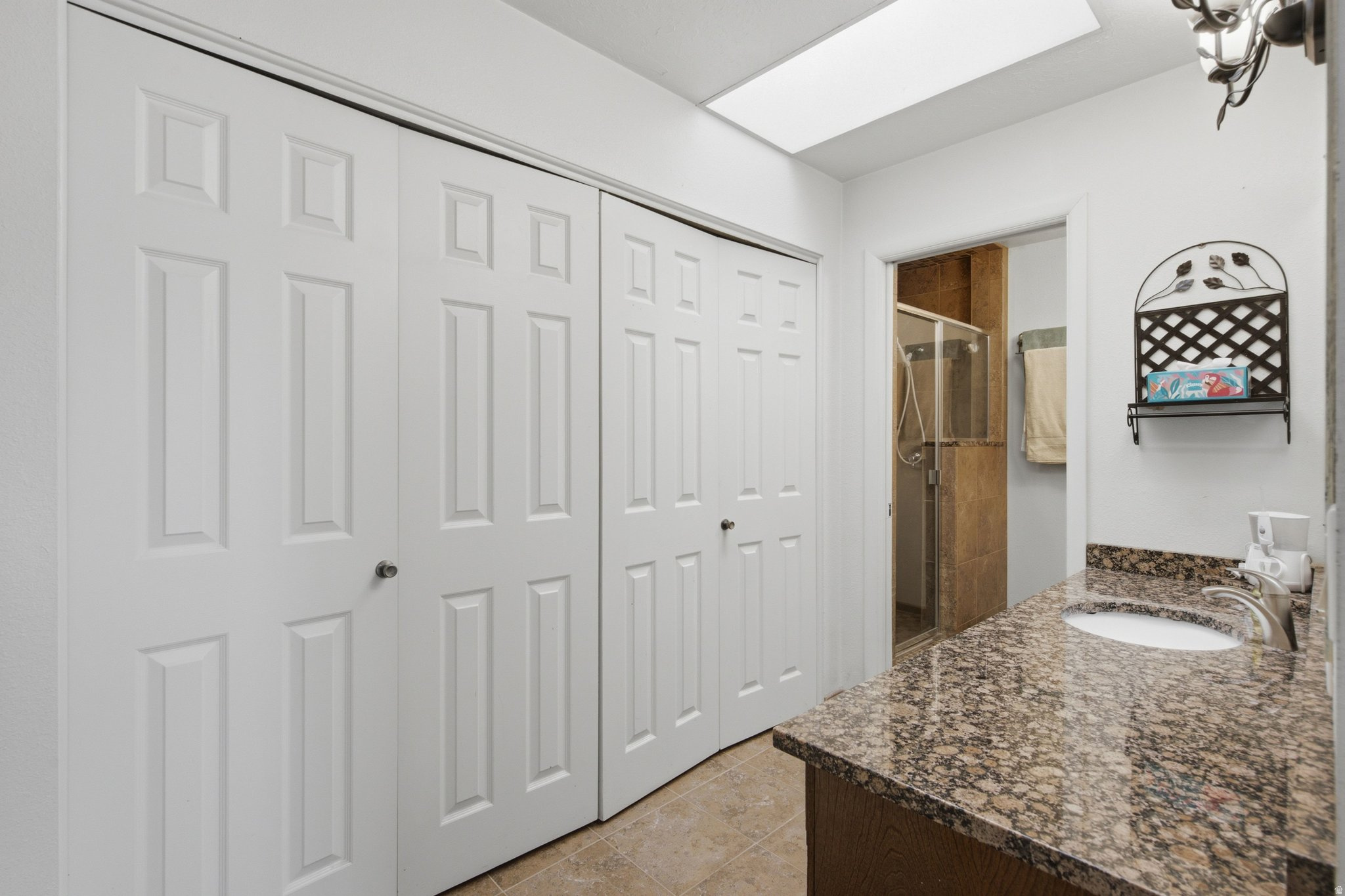 CONTINENTAL ESTATES #5 - Residential