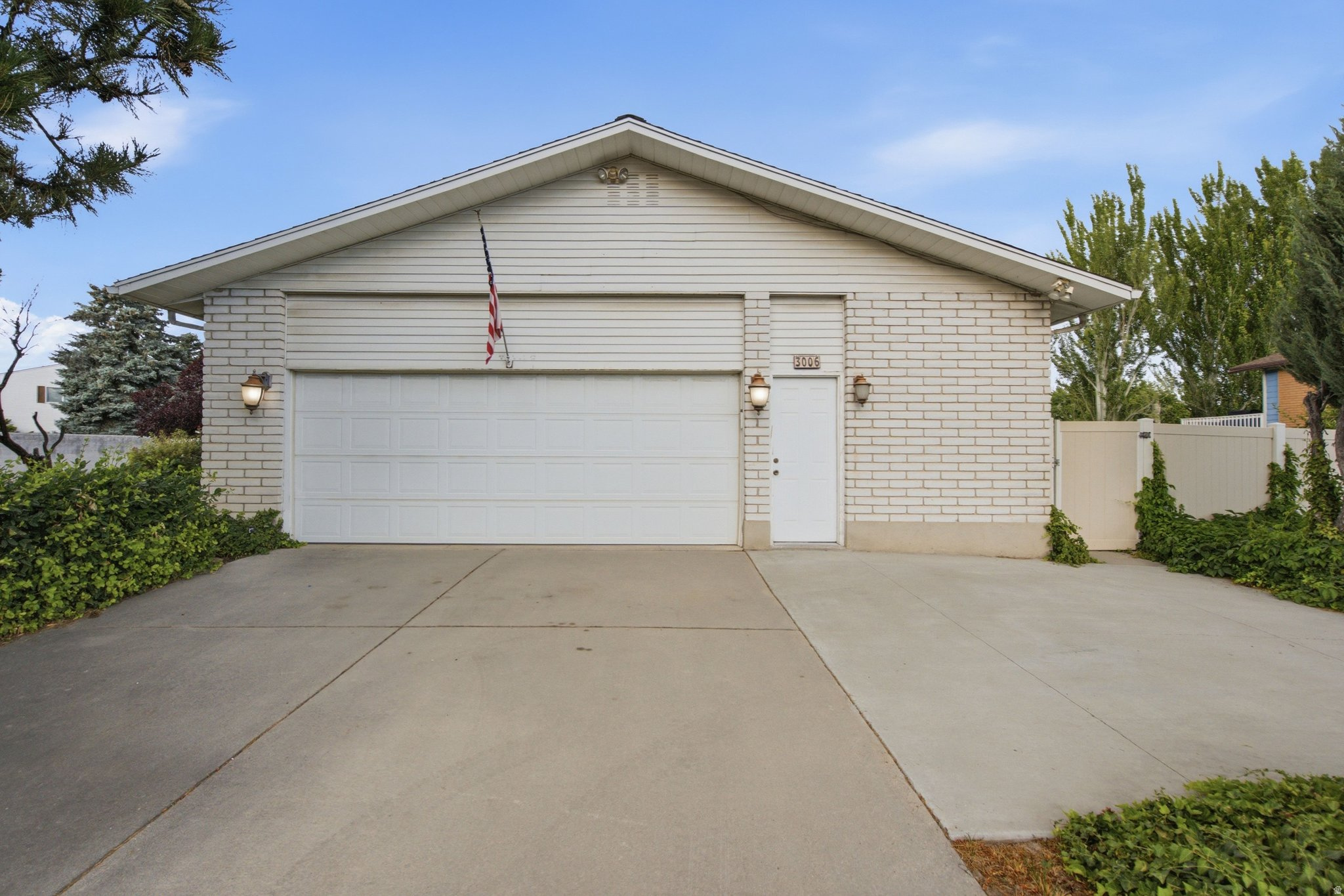 CONTINENTAL ESTATES #5 - Residential