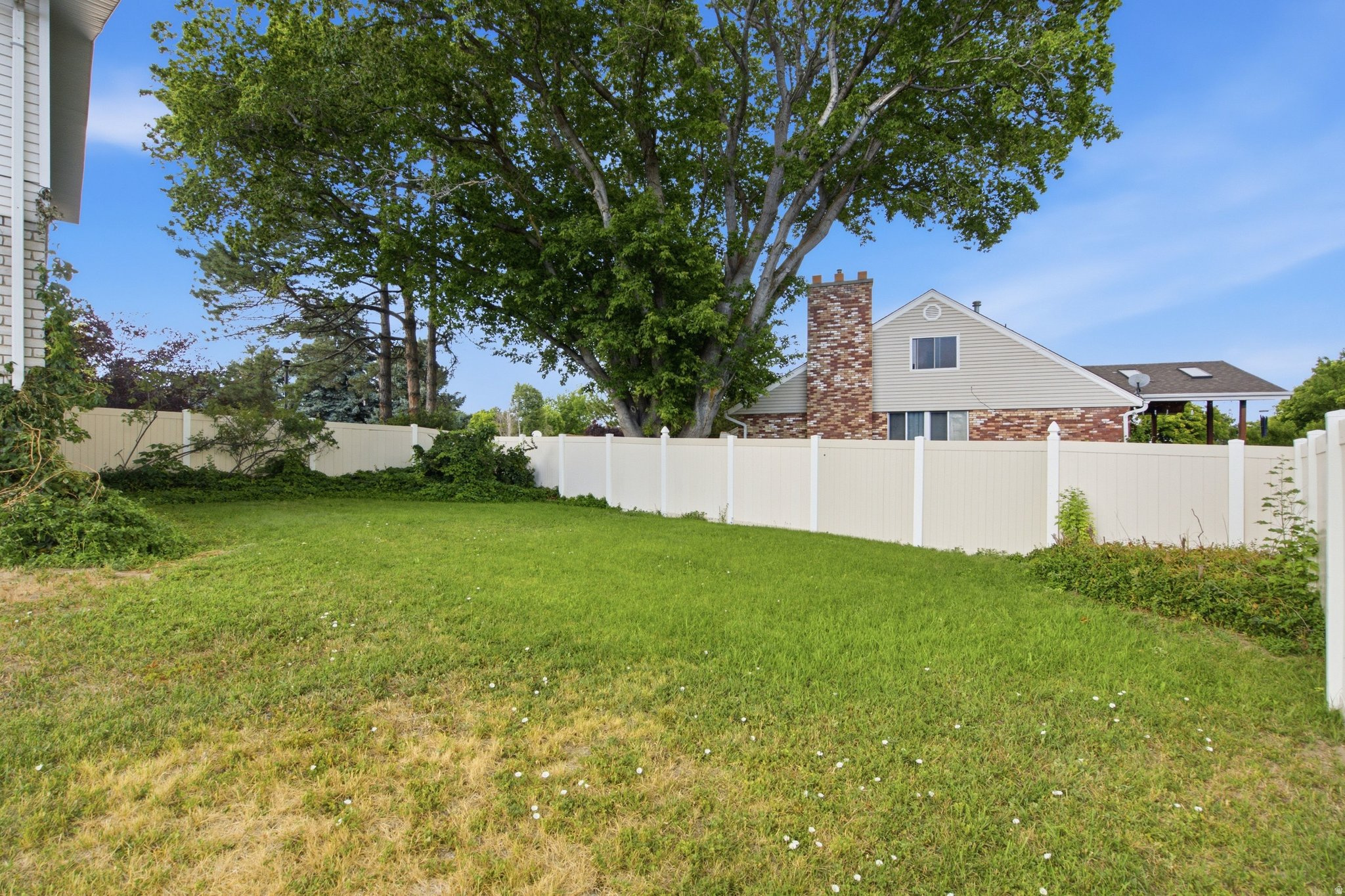 CONTINENTAL ESTATES #5 - Residential