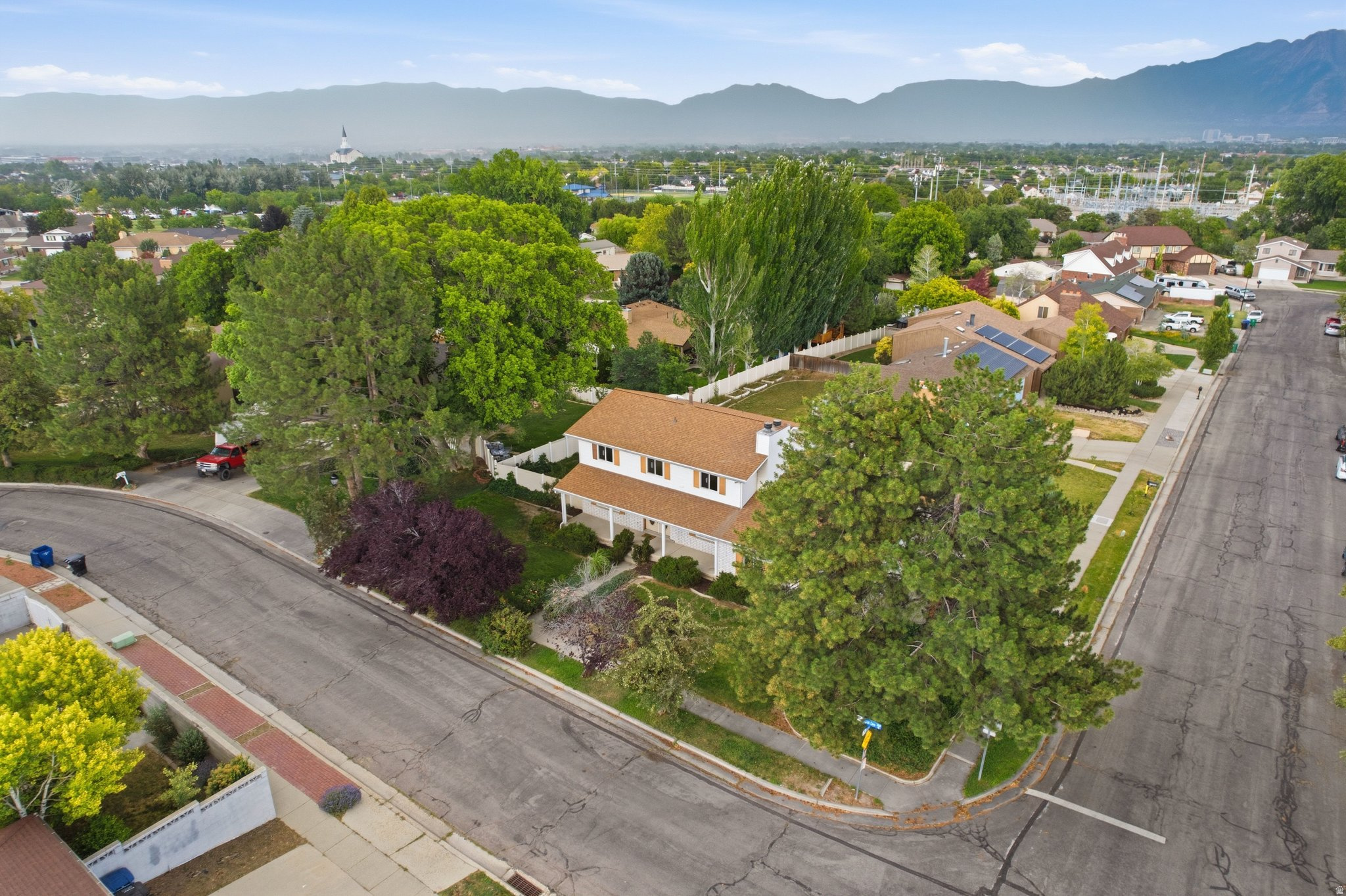 CONTINENTAL ESTATES #5 - Residential