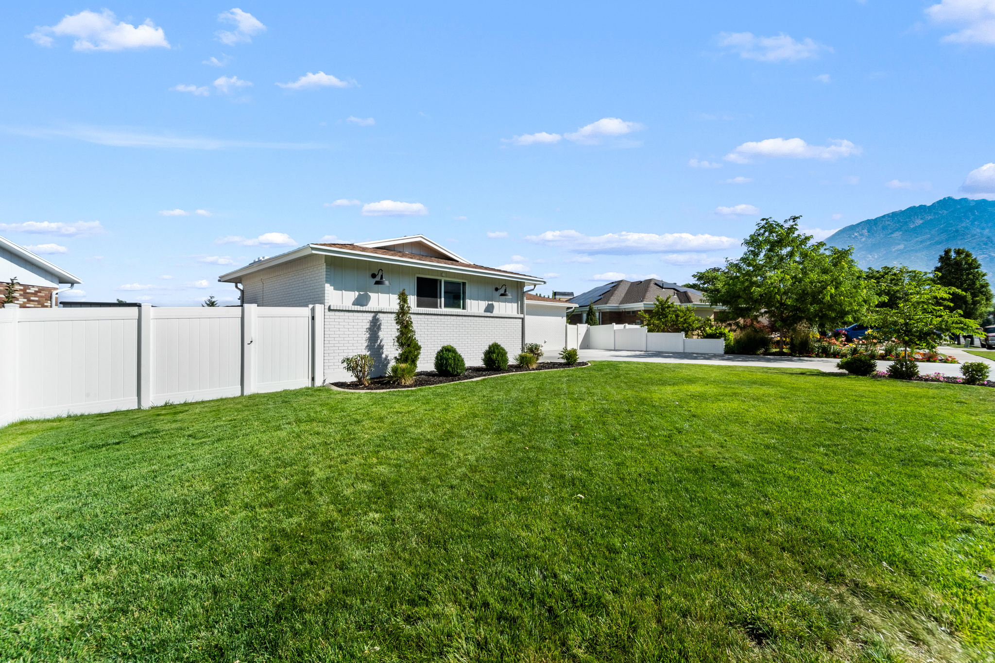 RIVIERA HEIGHTS - Residential