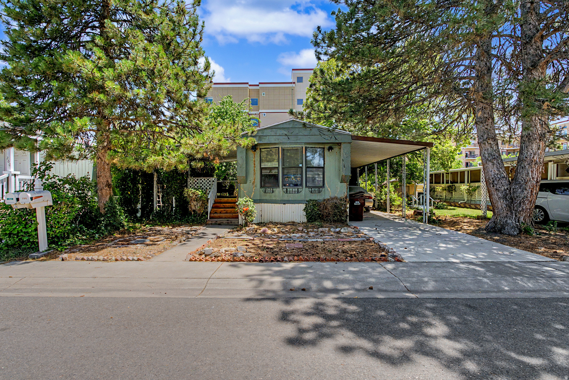 ALL SEASONS - Residential