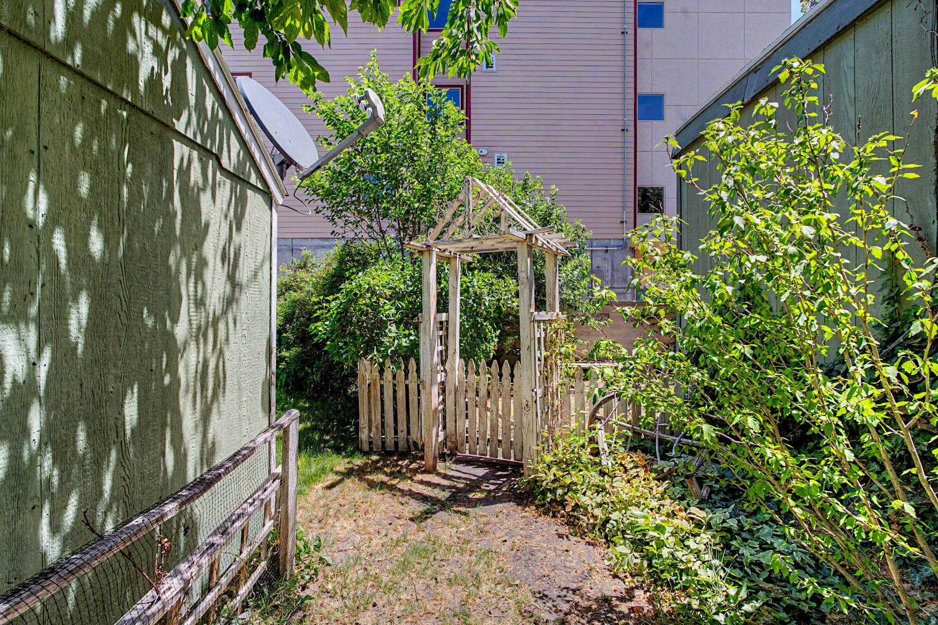 ALL SEASONS - Residential