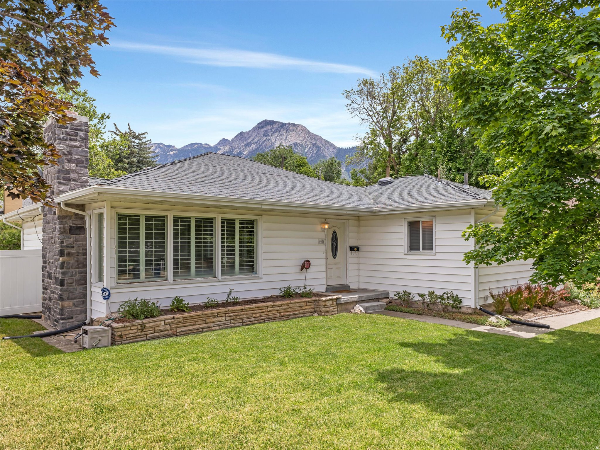 Awesome opportunity in Holladay! Great home with loads of space to make your own. Addition several years ago created a nice open kitchen/great room. Large detached 2 car garage. Driveway access comes off Morningside Dr. Nice private back yard. You will love this home. Take a look...make an offer. Buyer/Agent to verify info. Seller is trust. Limited knowledge of working condition of home.