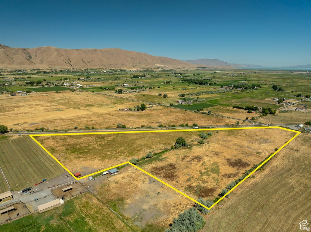 Amazing opportunity on this property! Sale includes ( 2 ) contiguous parcels for a total of 10.35 acres. Corner lot, 1 minute from Payson main street freeway exit and future UVU Payson Campus...Payson master plan shows this will be zoned light industrial with an option to be a business park. Excellent Location with value that's hard to beat. Come and see.