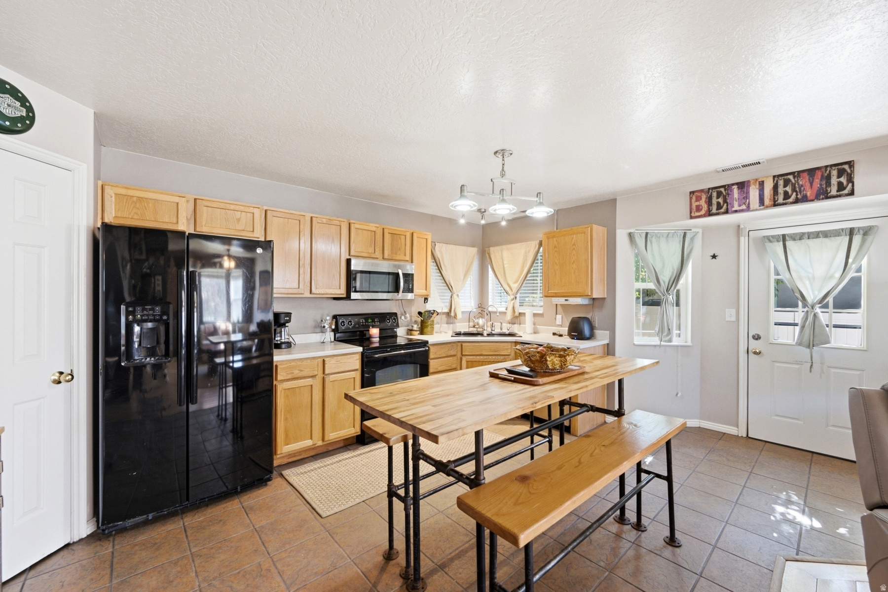 DANIELS GATE - Residential