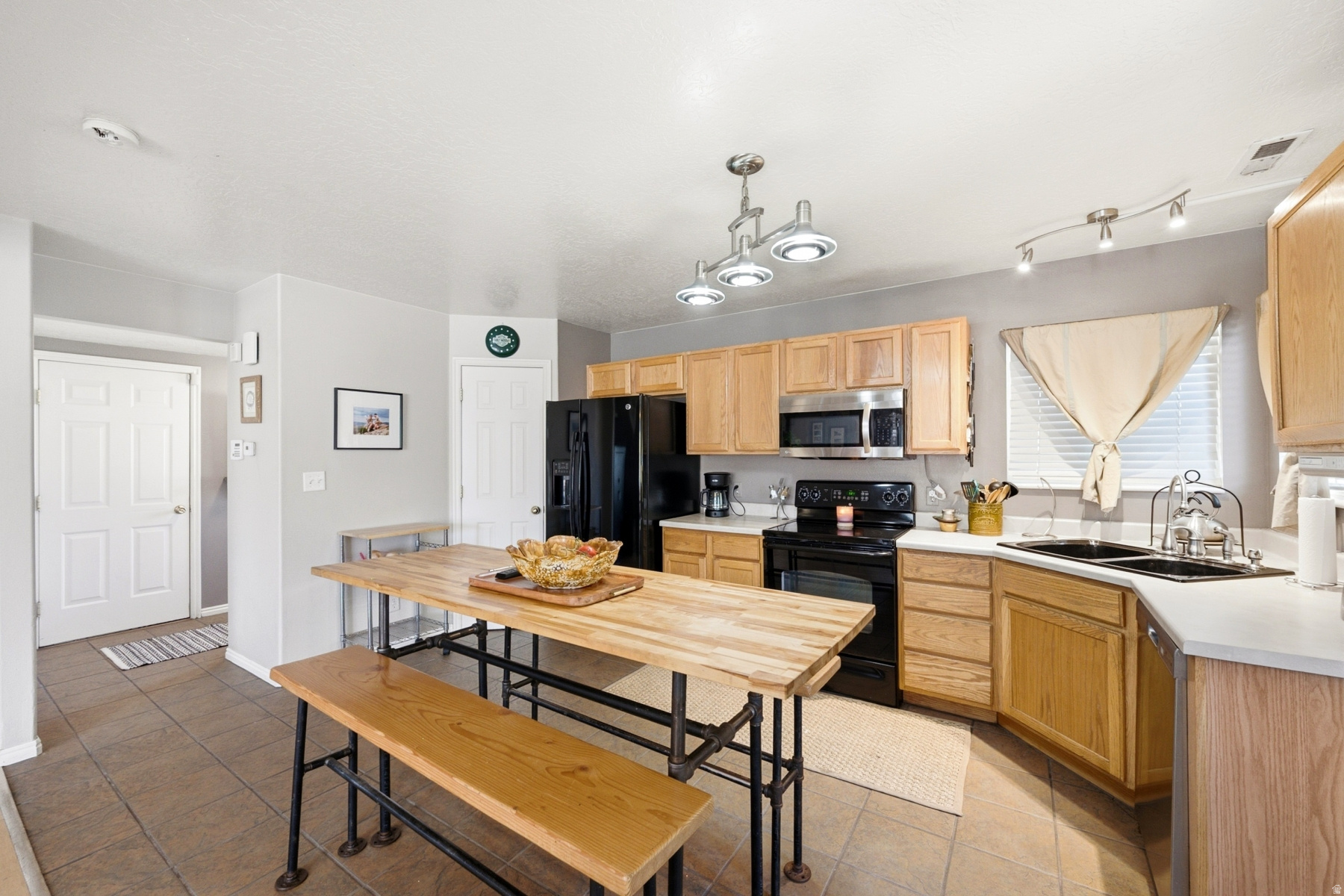 DANIELS GATE - Residential