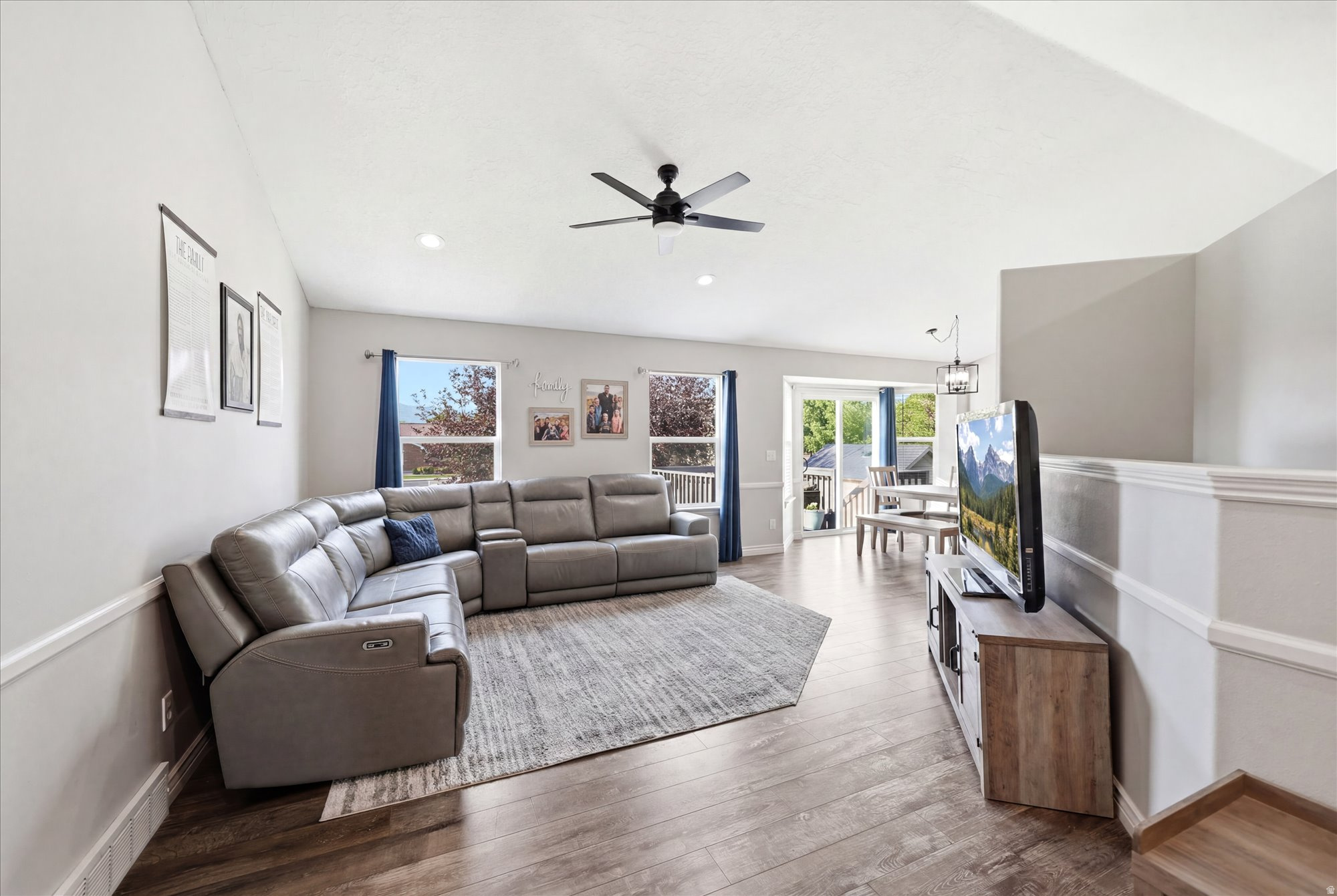 SCOTT FIELD ACRES - Residential