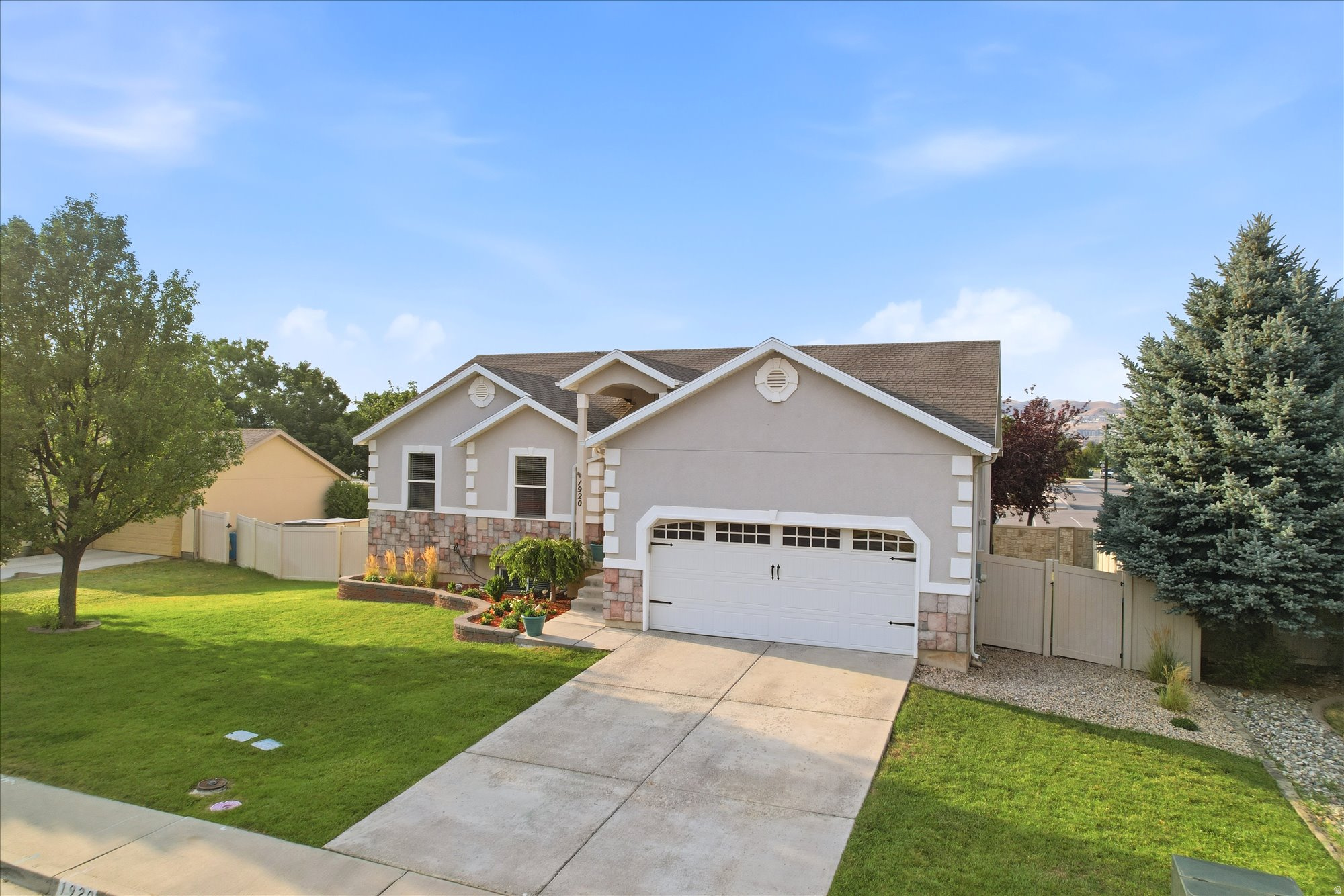 SCOTT FIELD ACRES - Residential