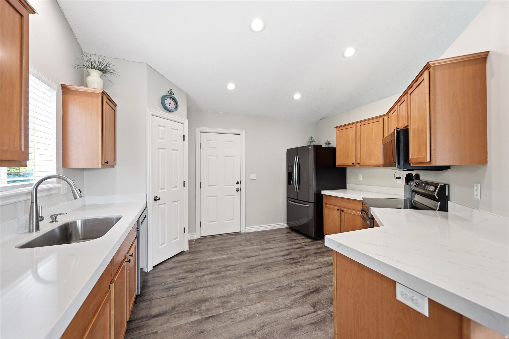 SCOTT FIELD ACRES - Residential