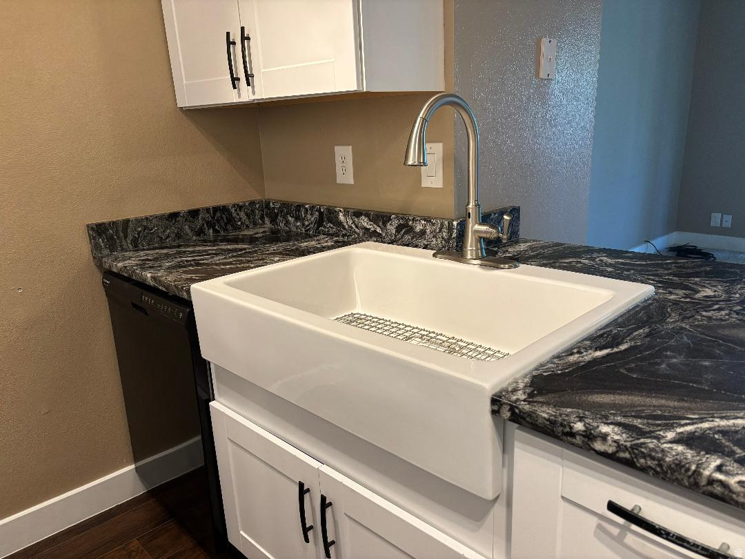WATERSIDE CONDO - Residential