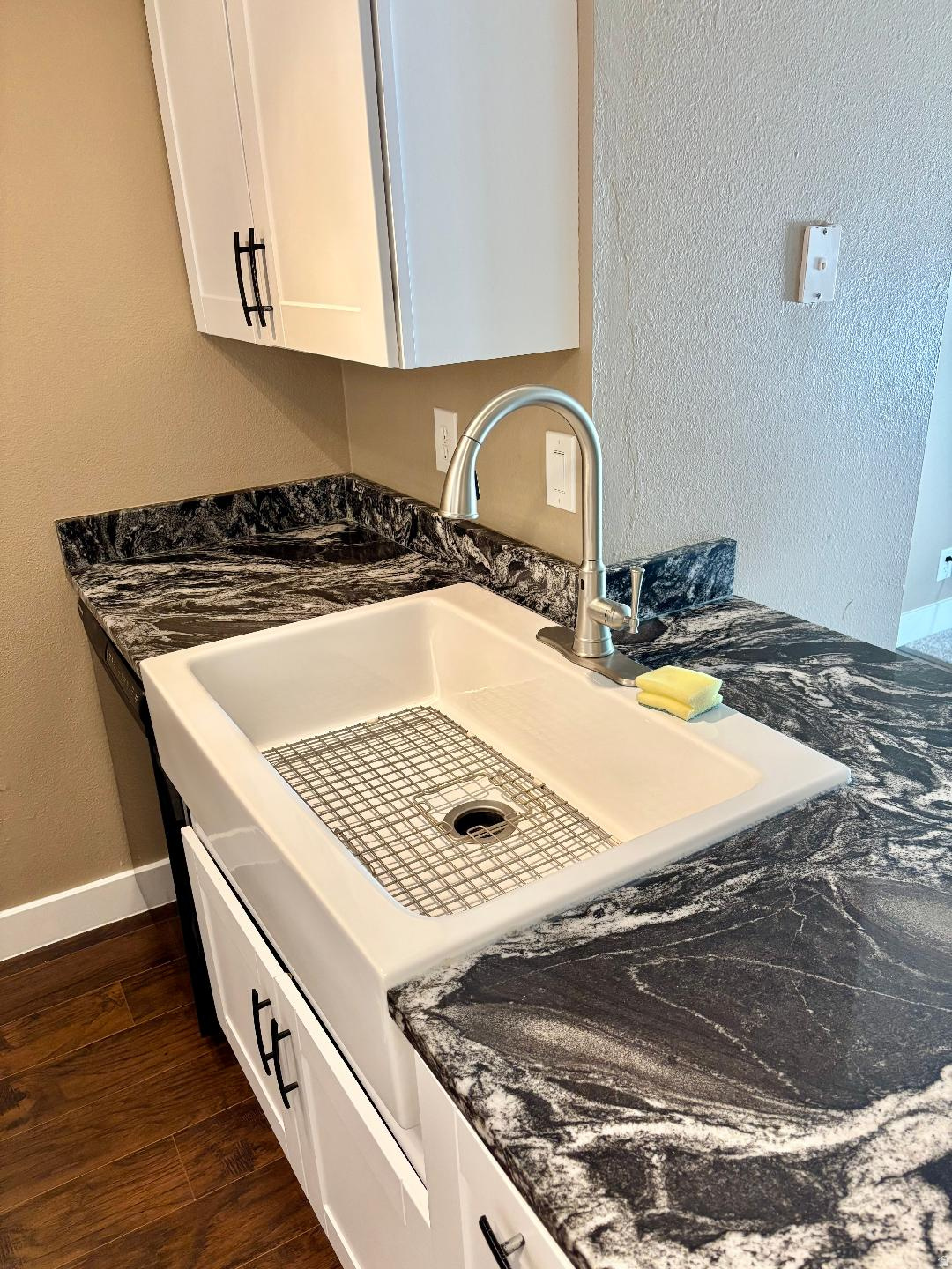 WATERSIDE CONDO - Residential