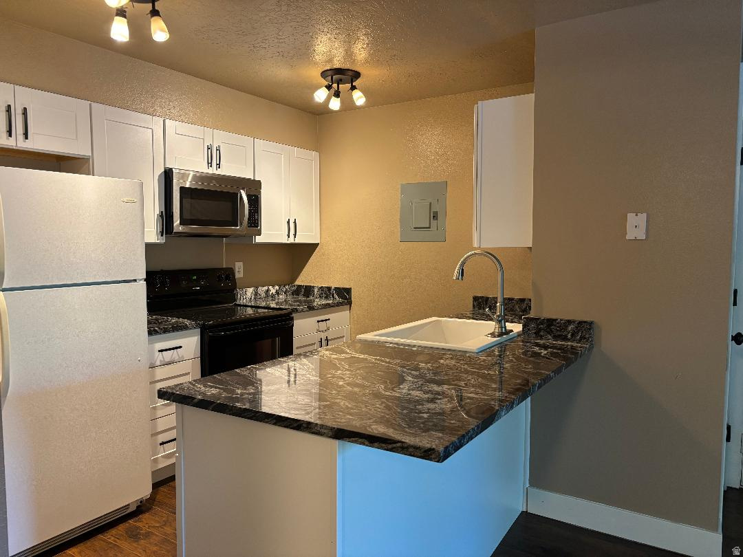 WATERSIDE CONDO - Residential