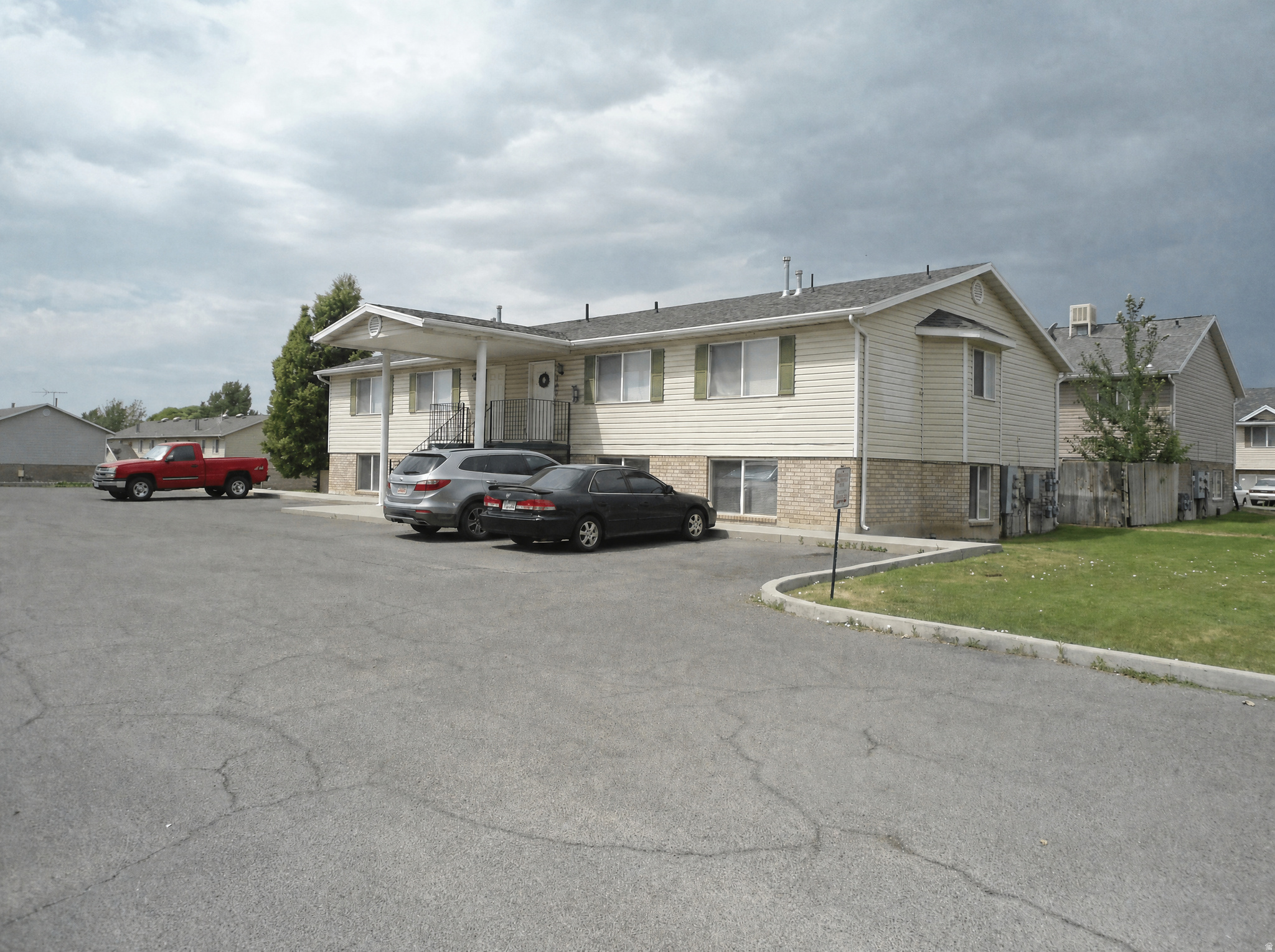 COUNTRY VILLAGE - Residential