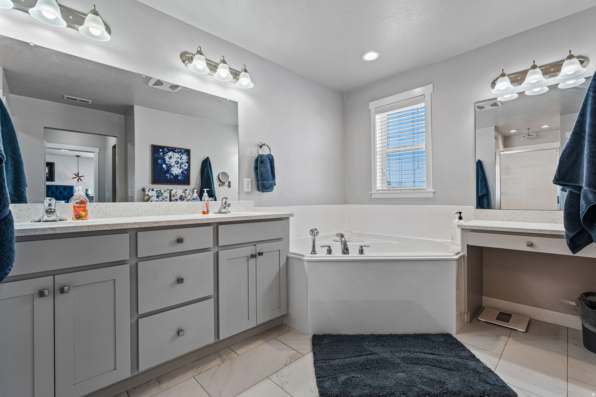KENNECOTT - Residential