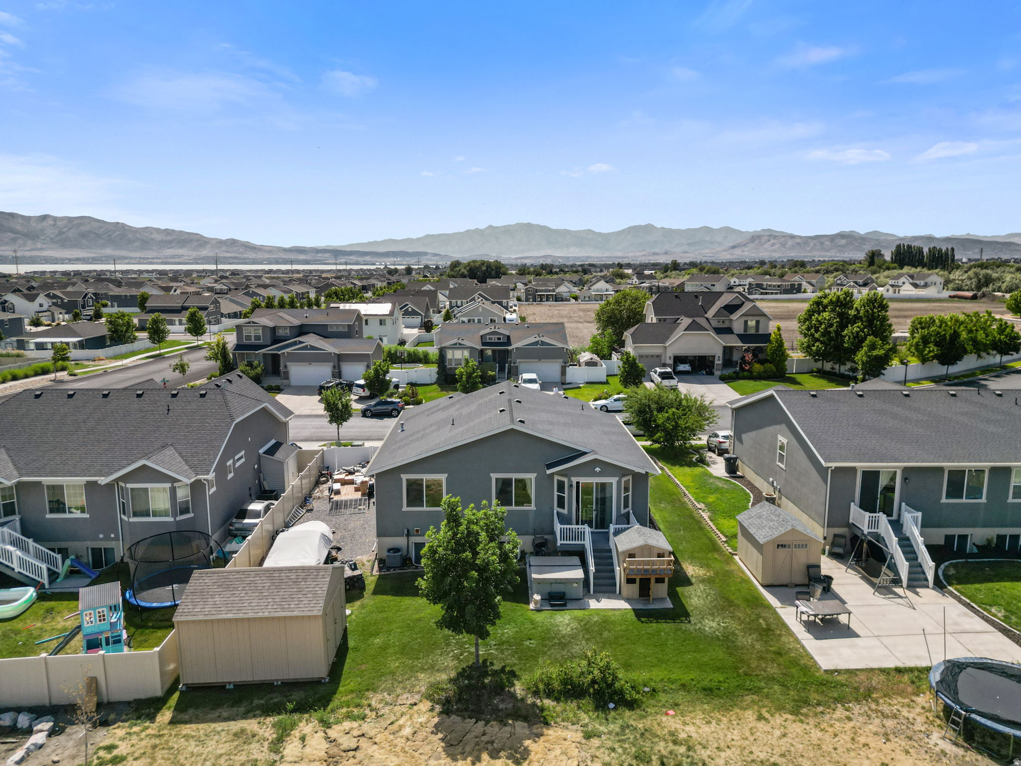 HARBOR VILLAGE - Residential