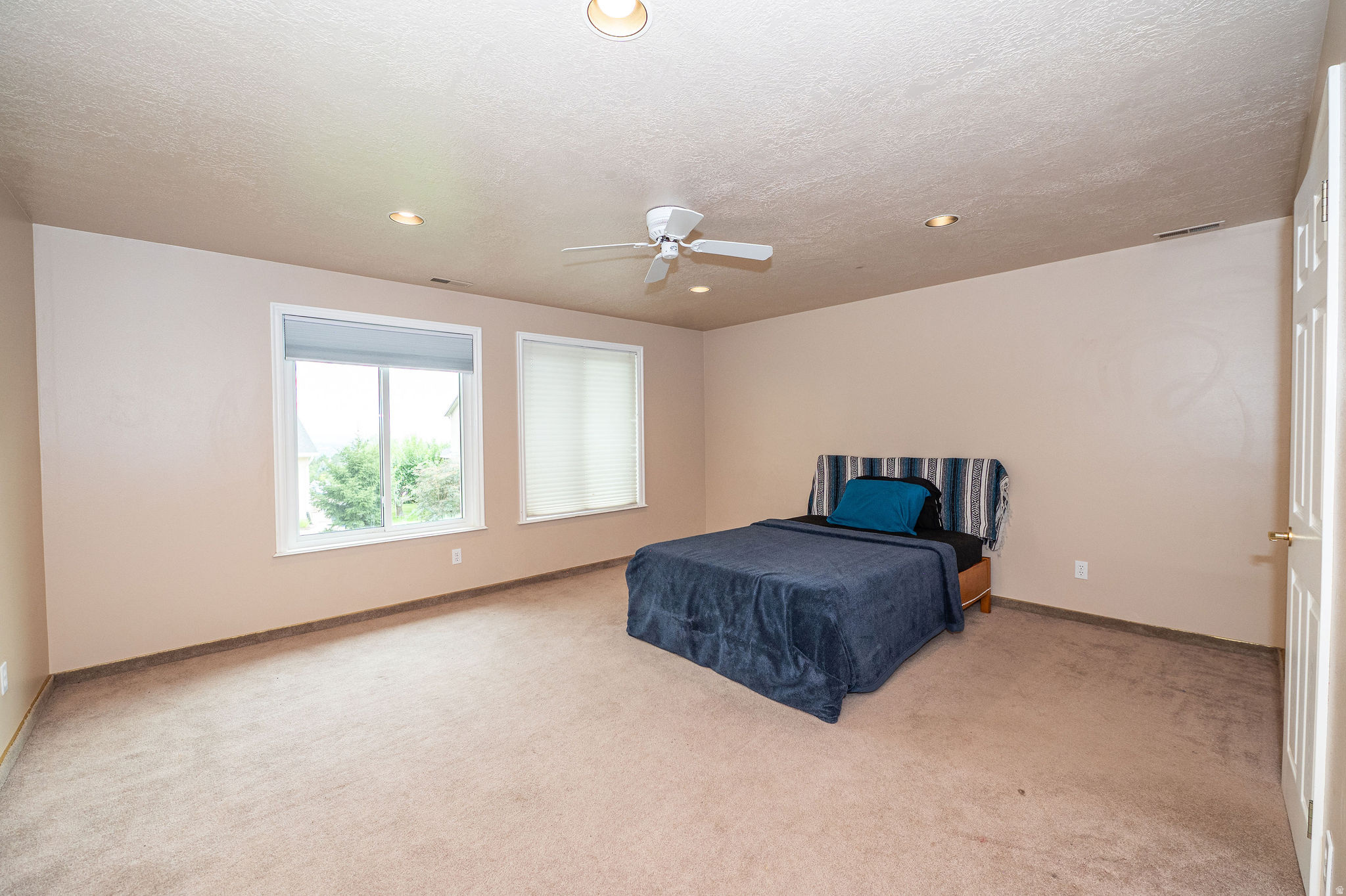 NORTH OAKS COVE - Residential