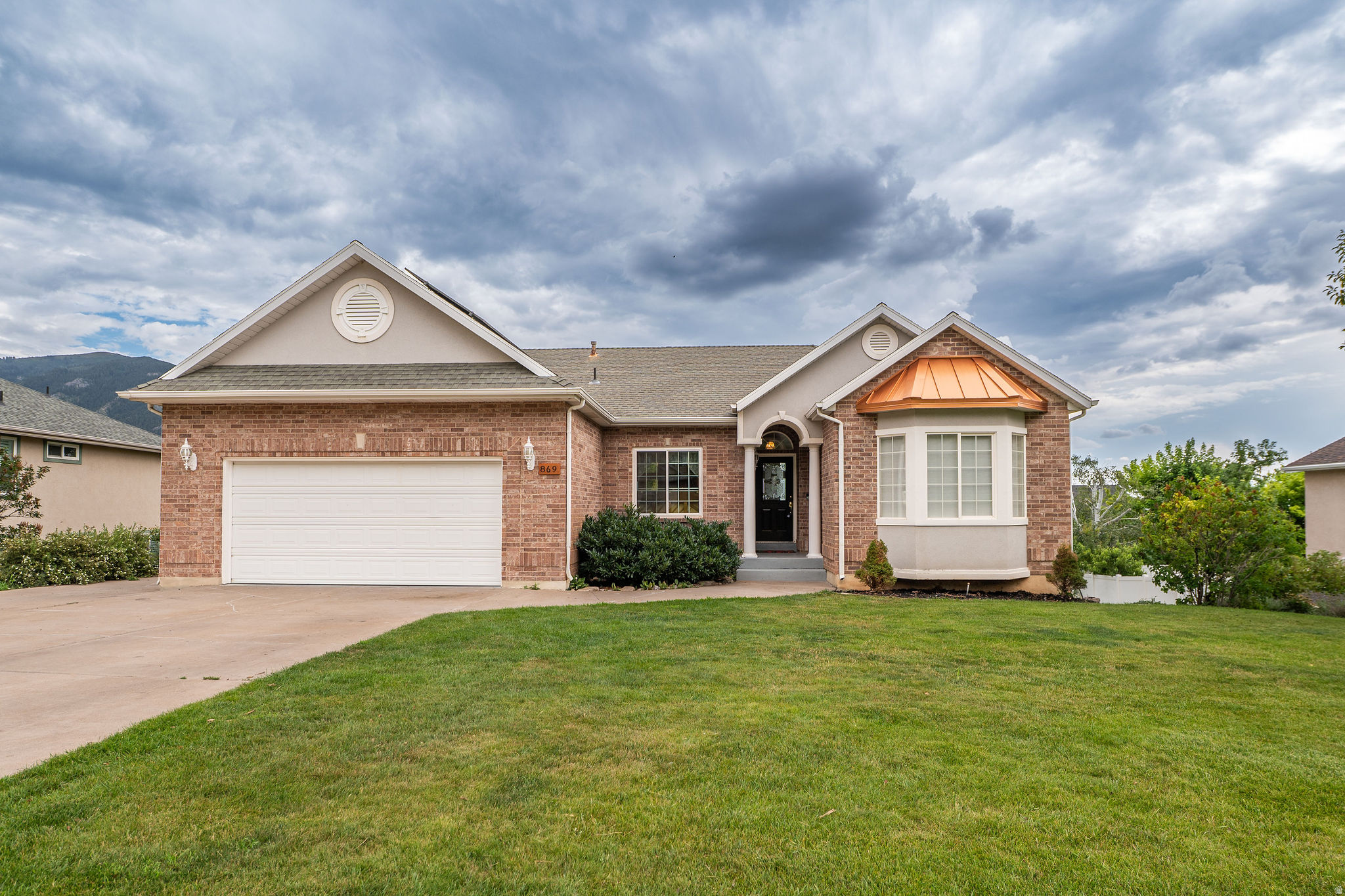 NORTH OAKS COVE - Residential