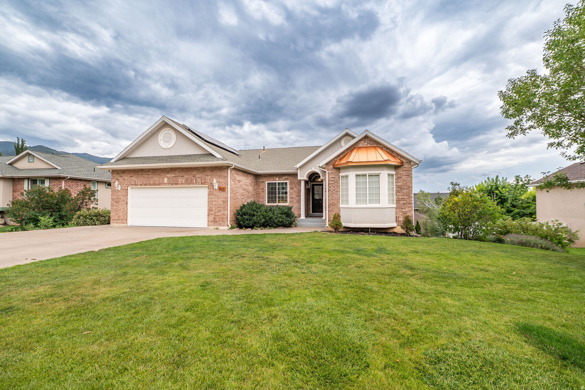NORTH OAKS COVE - Residential