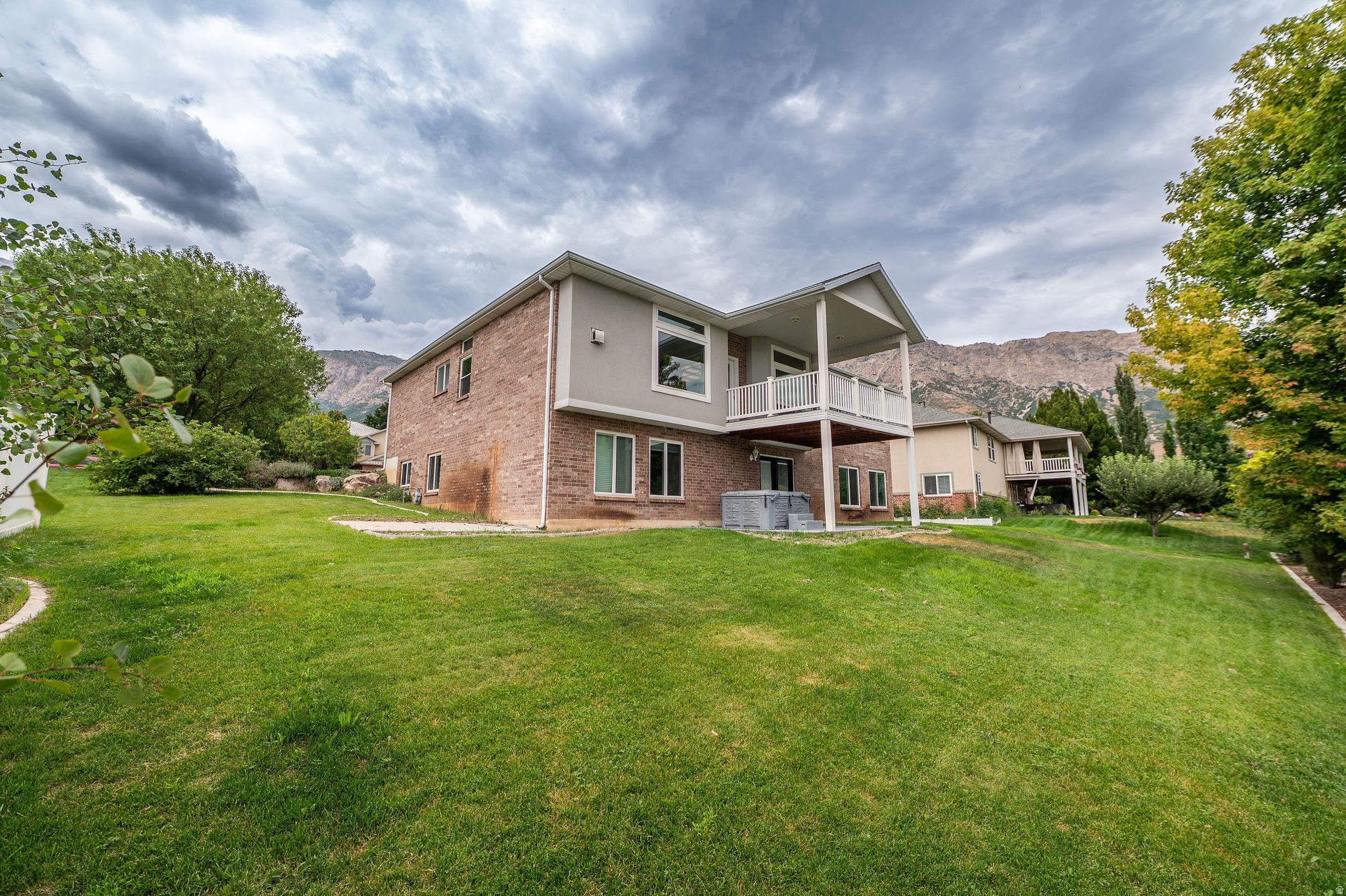 NORTH OAKS COVE - Residential
