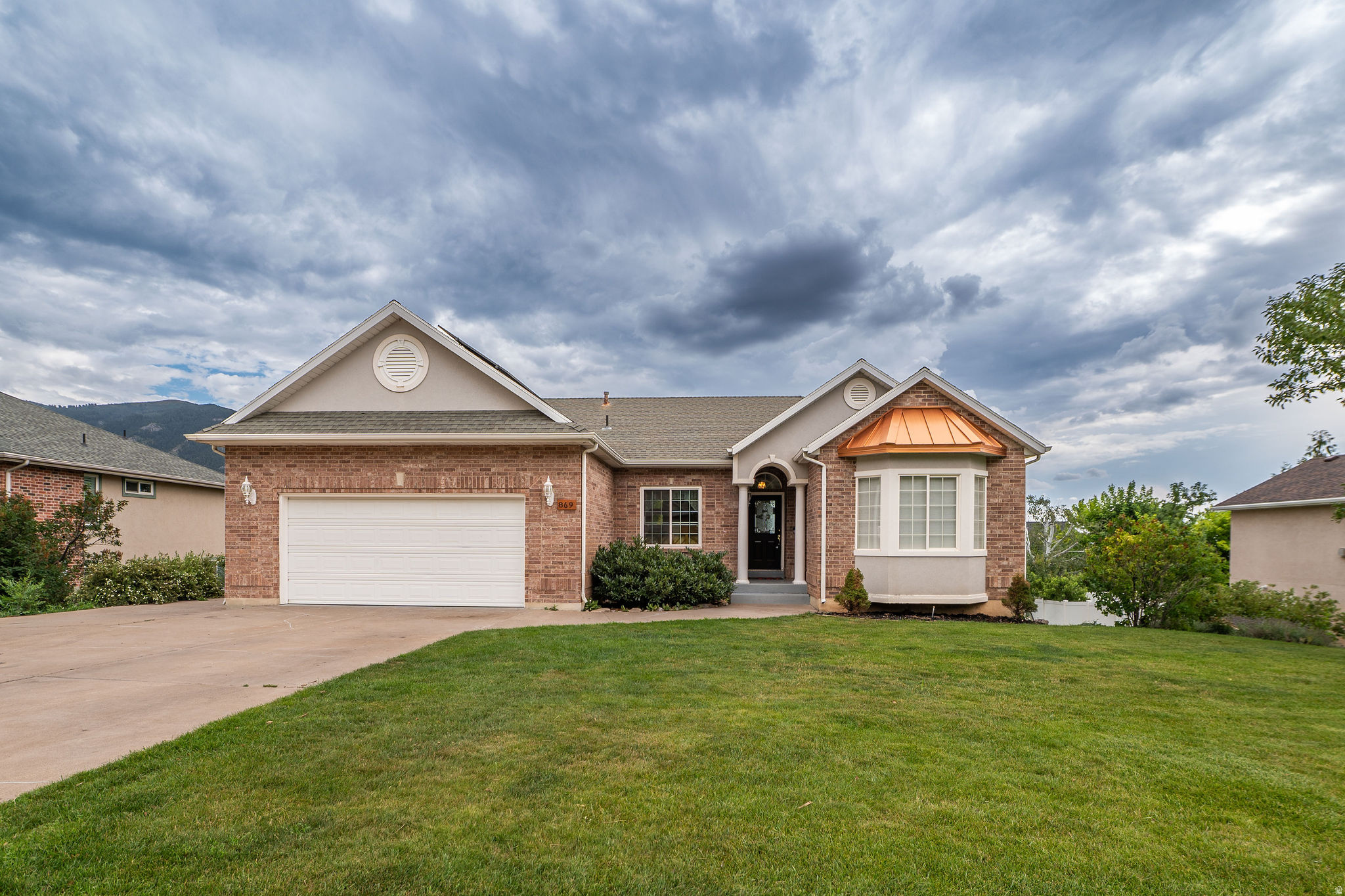 NORTH OAKS COVE - Residential