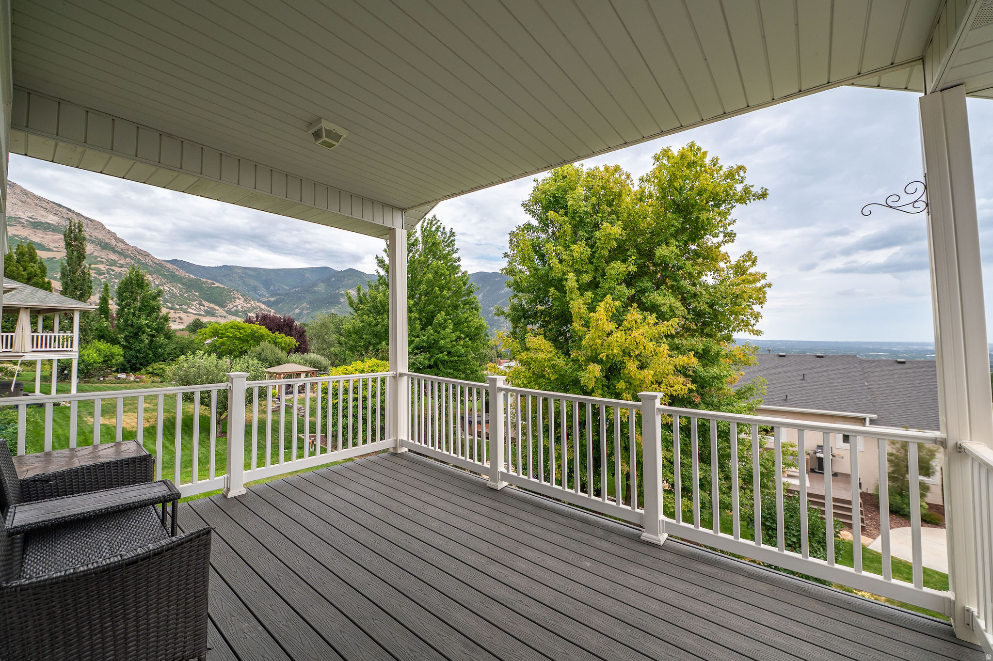NORTH OAKS COVE - Residential