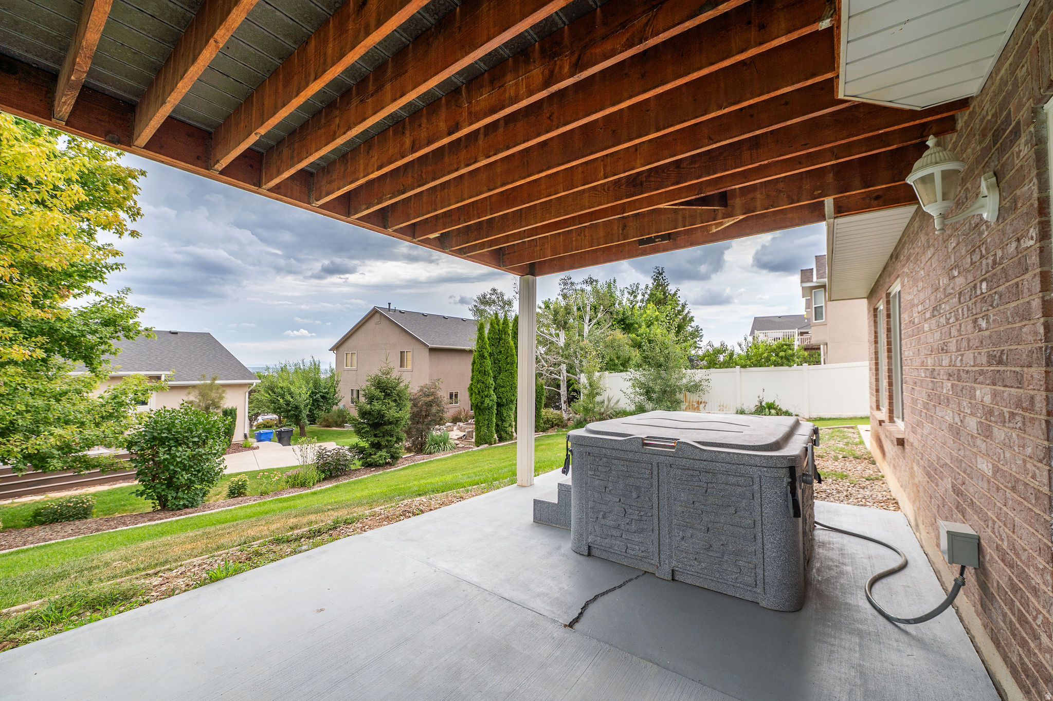NORTH OAKS COVE - Residential