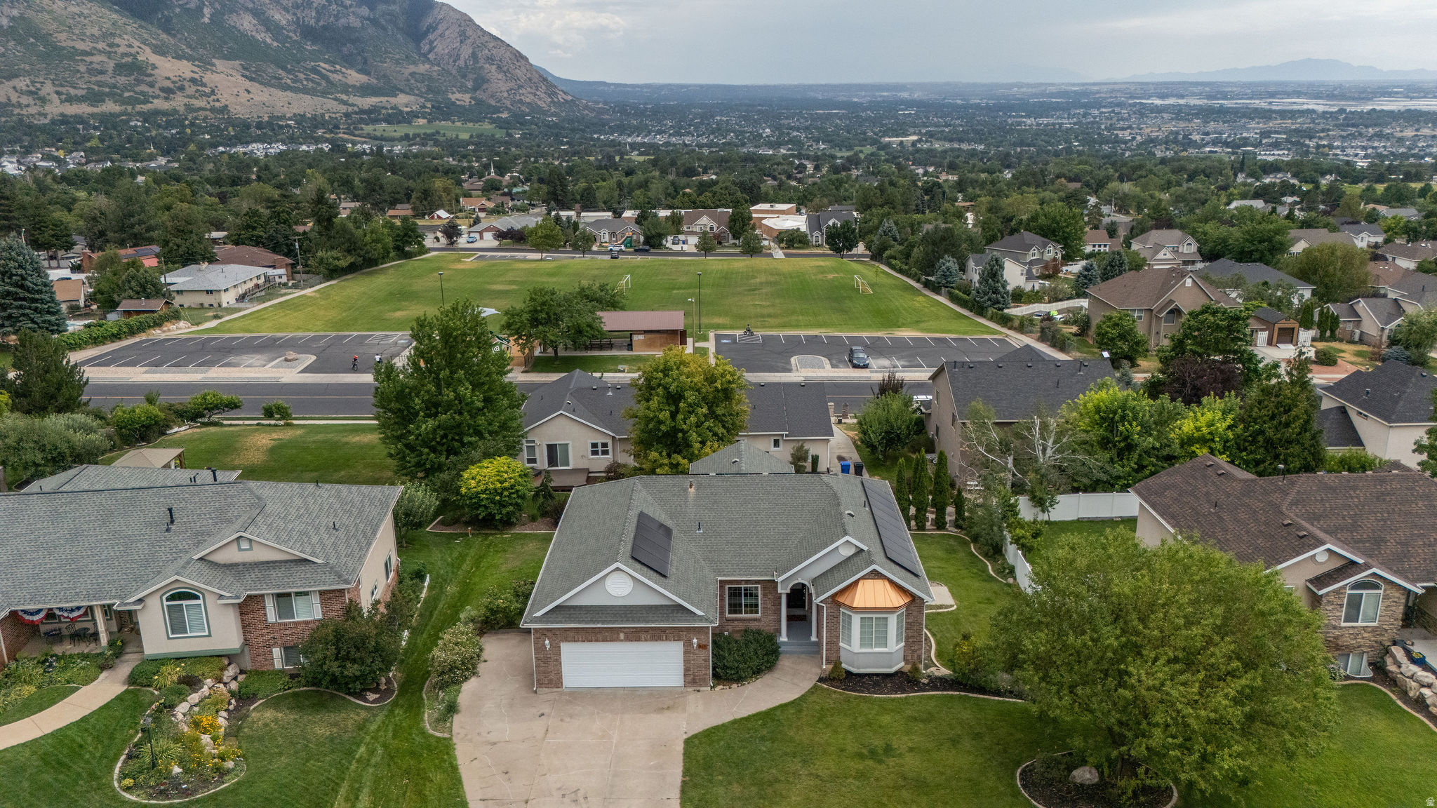 NORTH OAKS COVE - Residential
