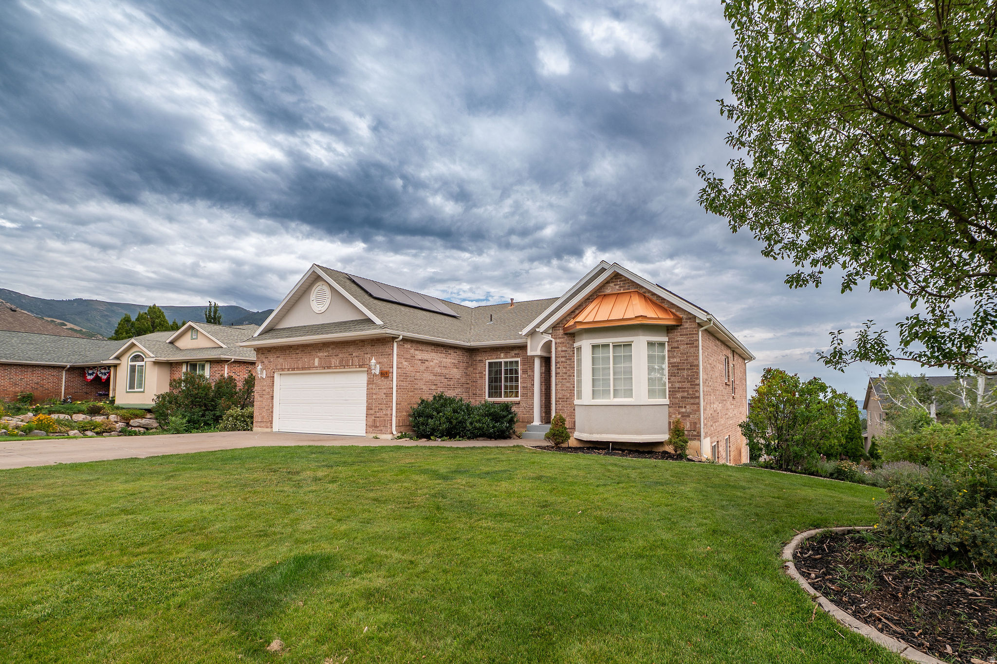 NORTH OAKS COVE - Residential