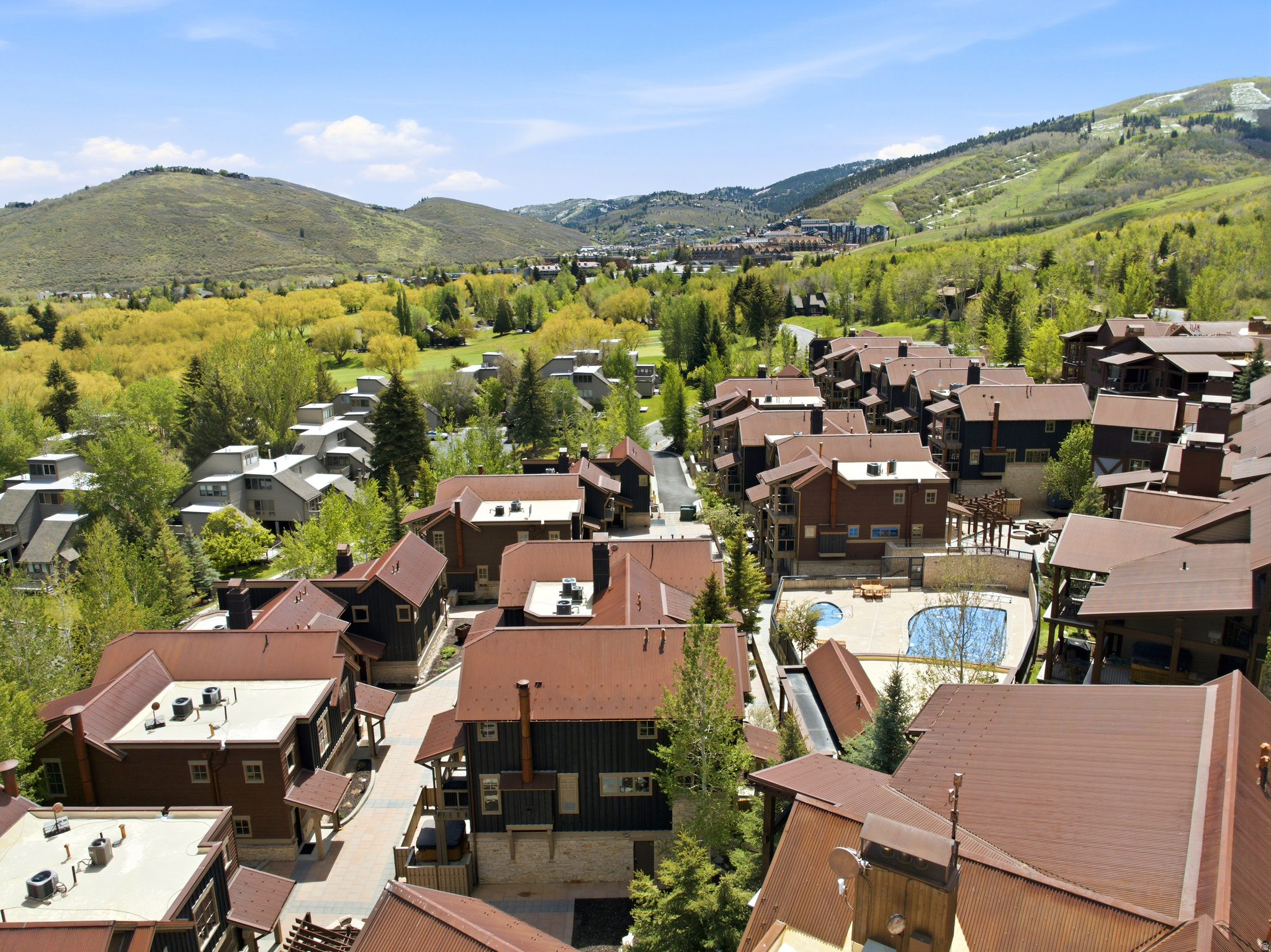 SPIRO CONDOMINIUMS - Residential