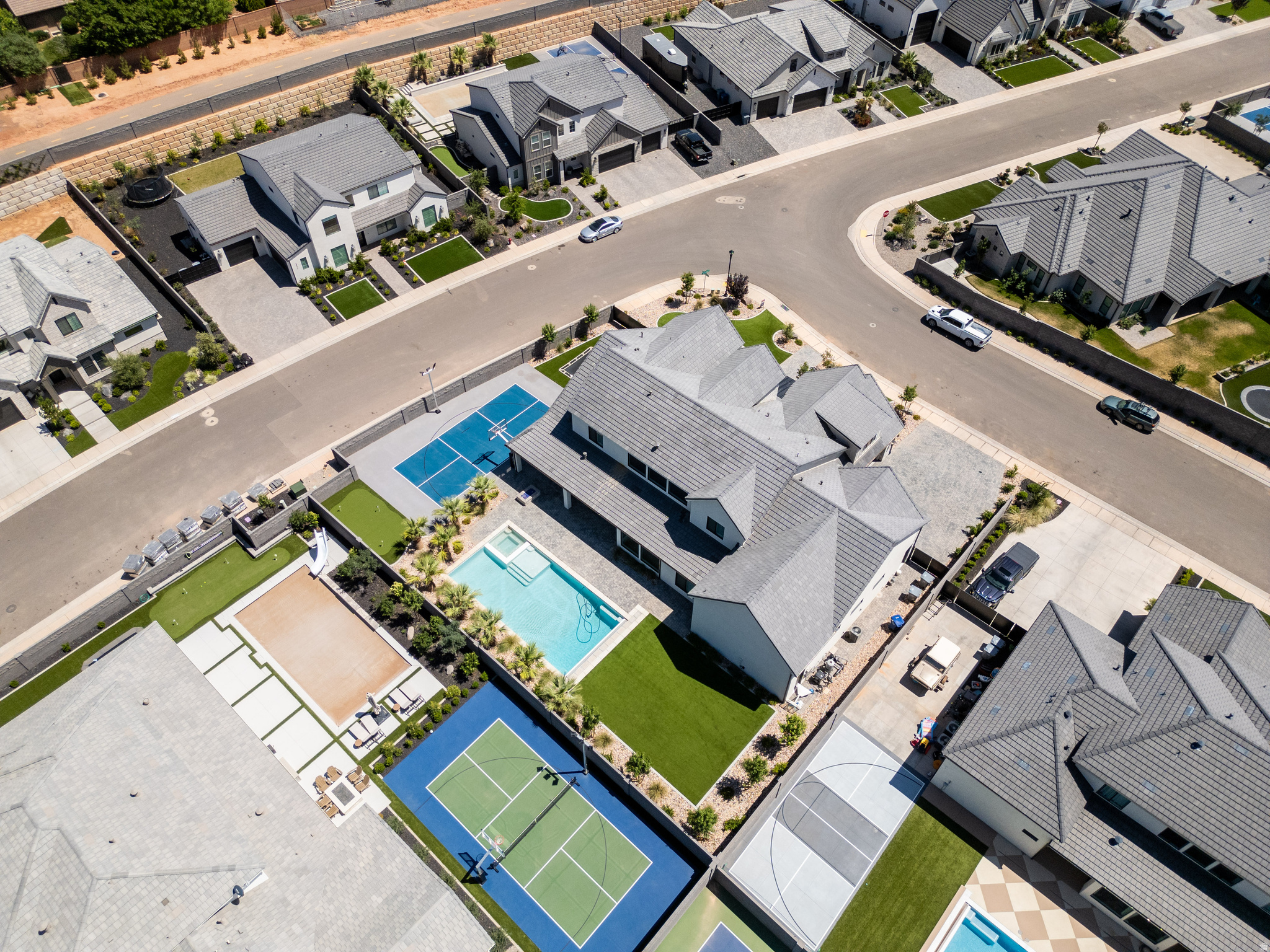 QUEENSRIDGE 3 - Residential