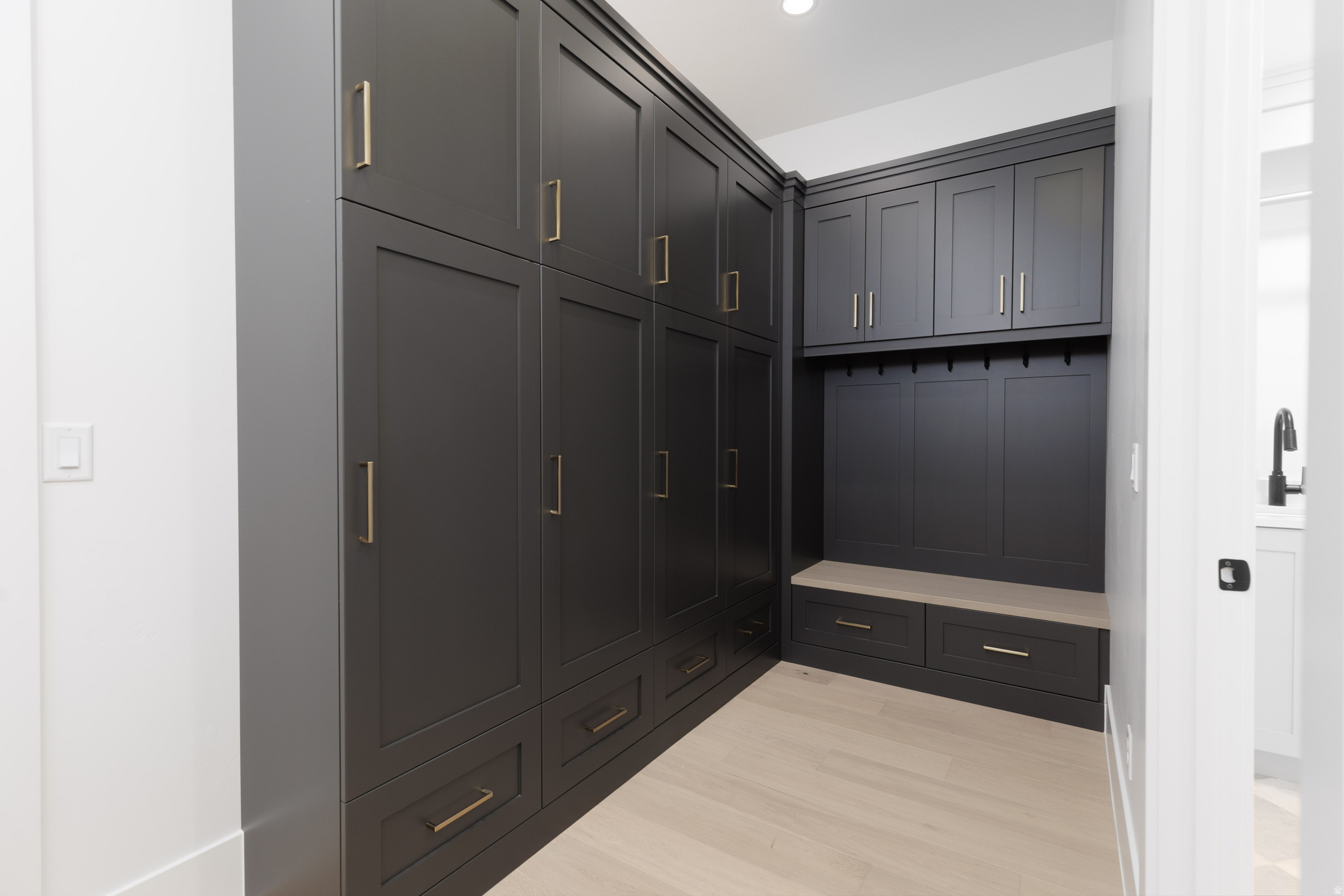 QUEENSRIDGE 3 - Residential