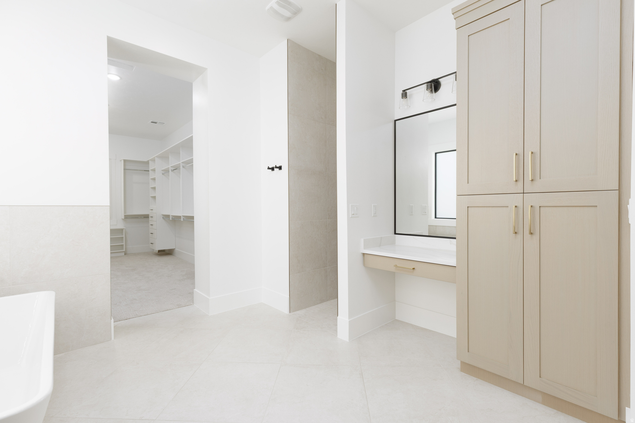 QUEENSRIDGE 3 - Residential
