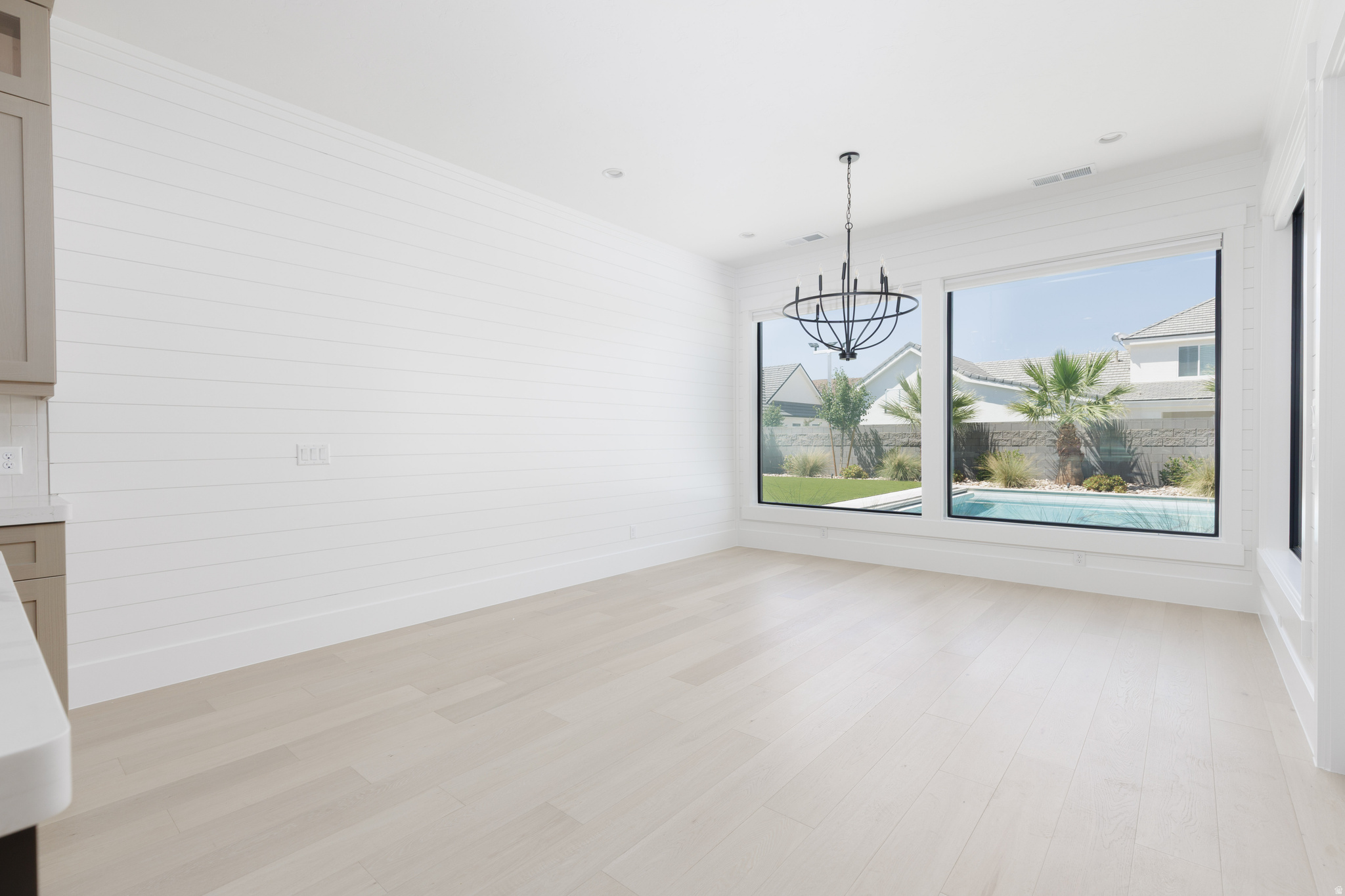 QUEENSRIDGE 3 - Residential