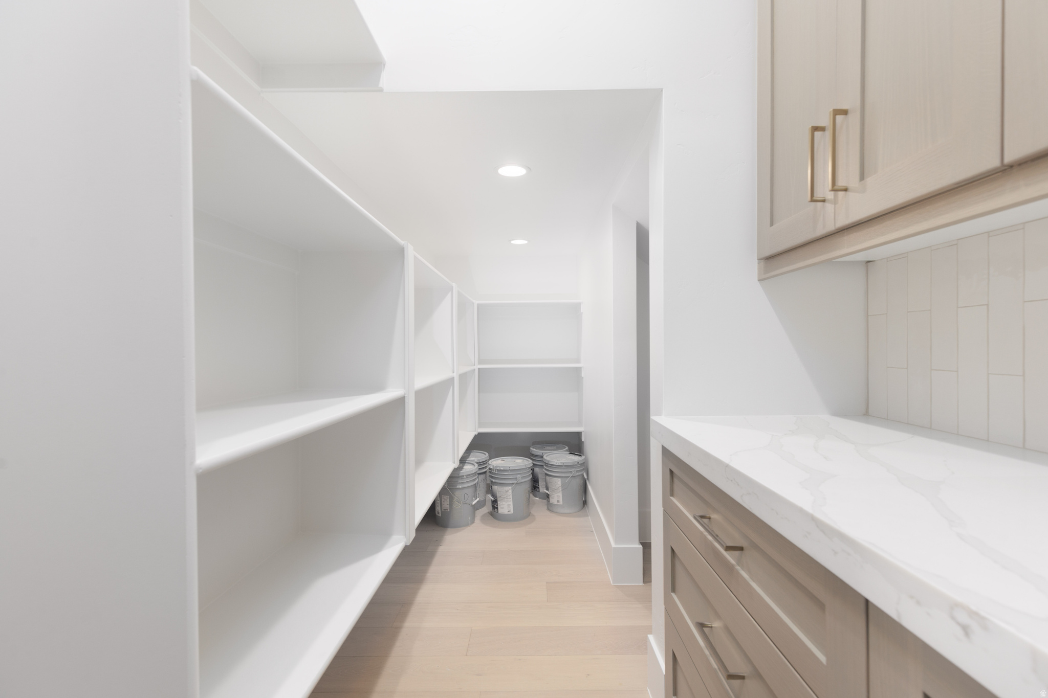 QUEENSRIDGE 3 - Residential