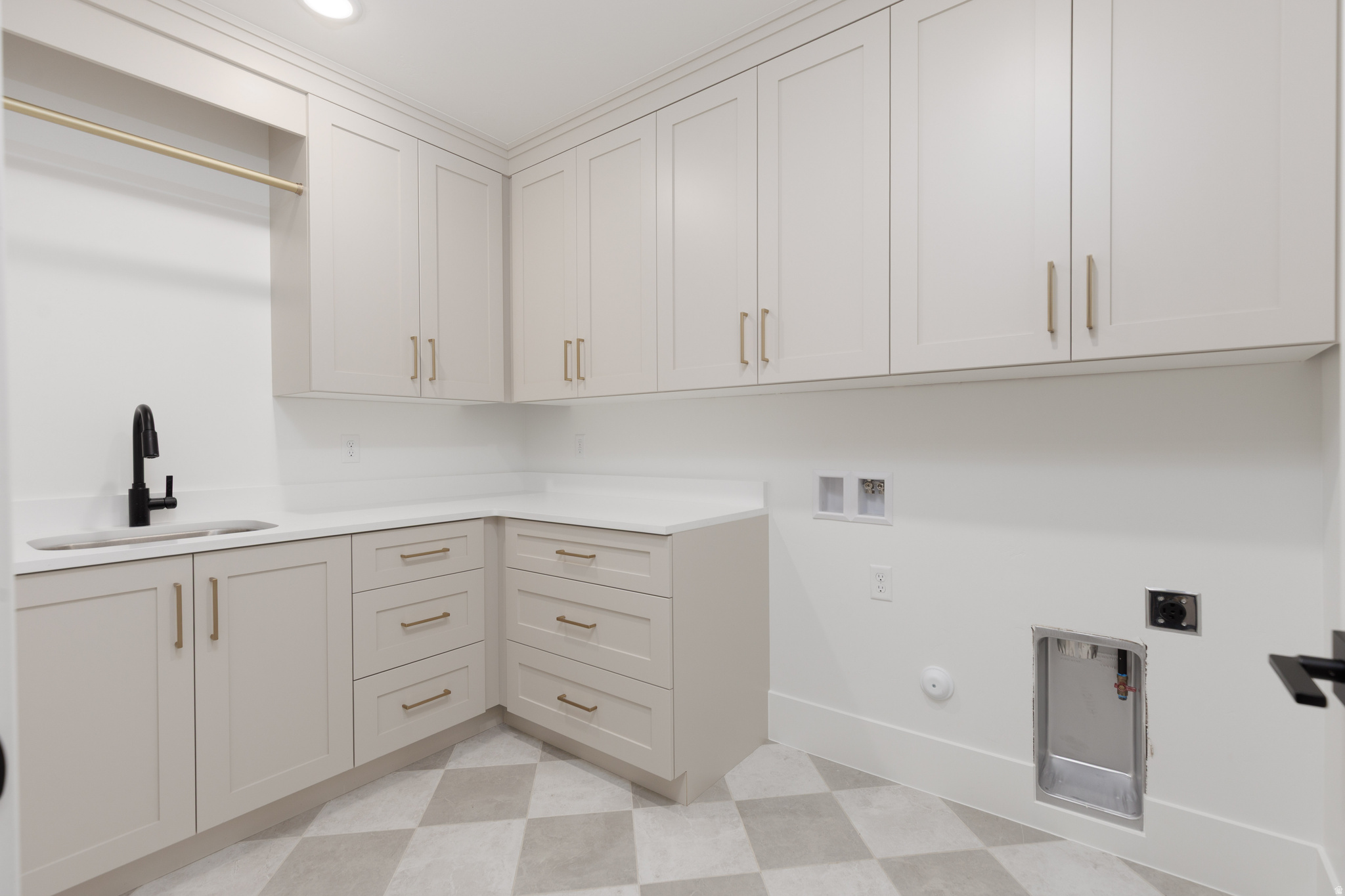 QUEENSRIDGE 3 - Residential