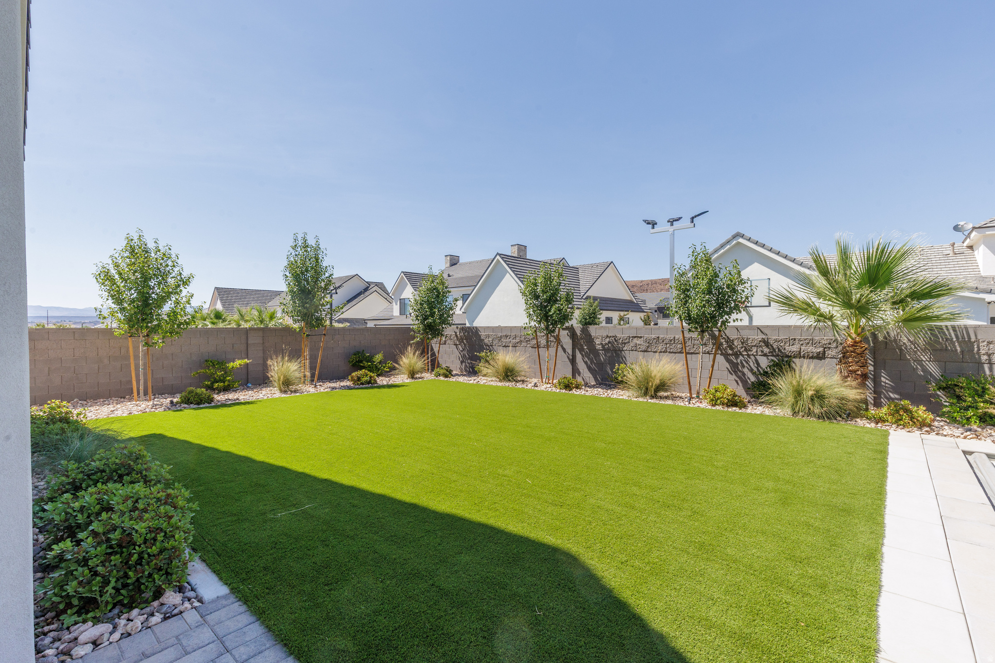 QUEENSRIDGE 3 - Residential